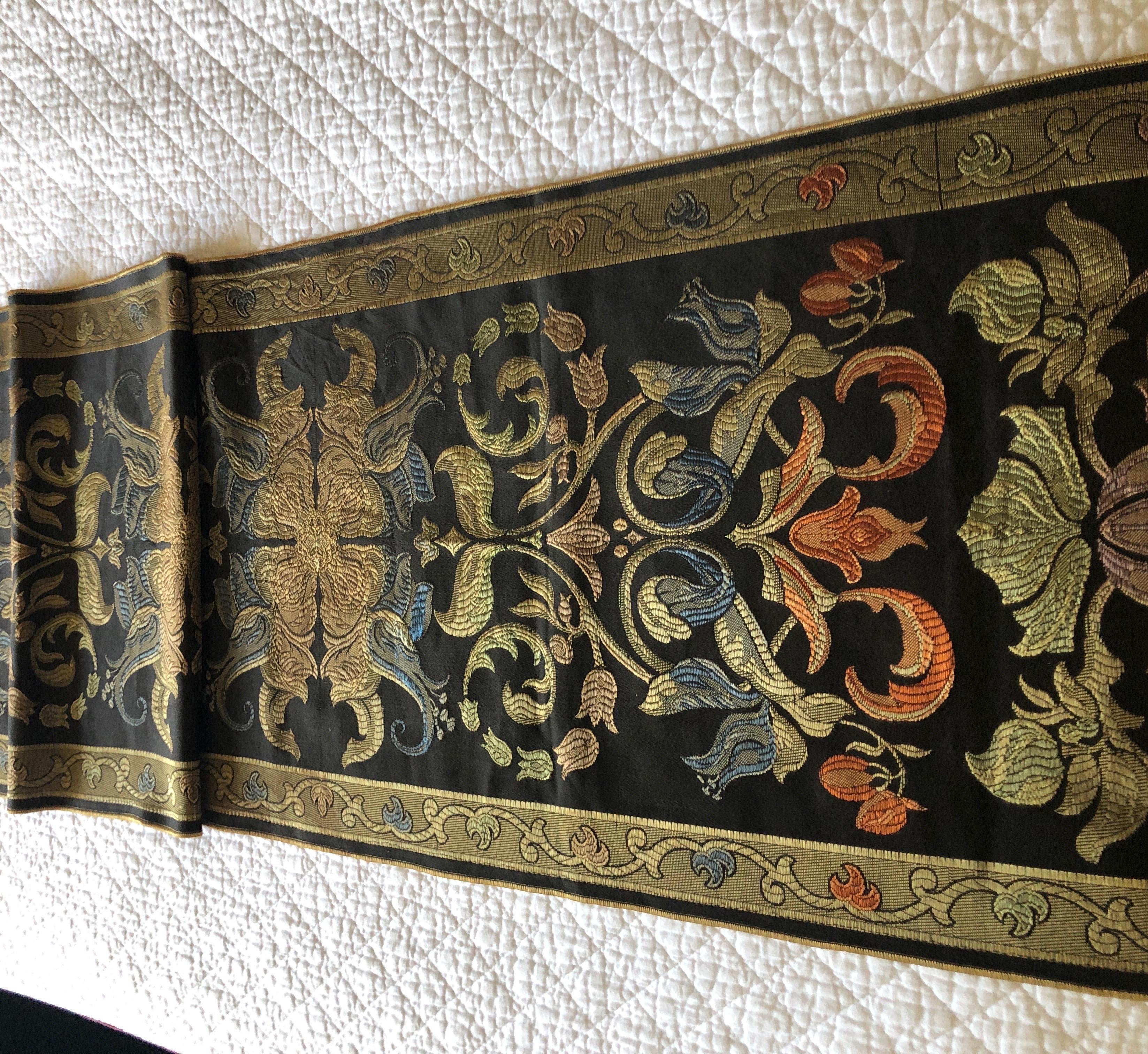 green and gold table runner
