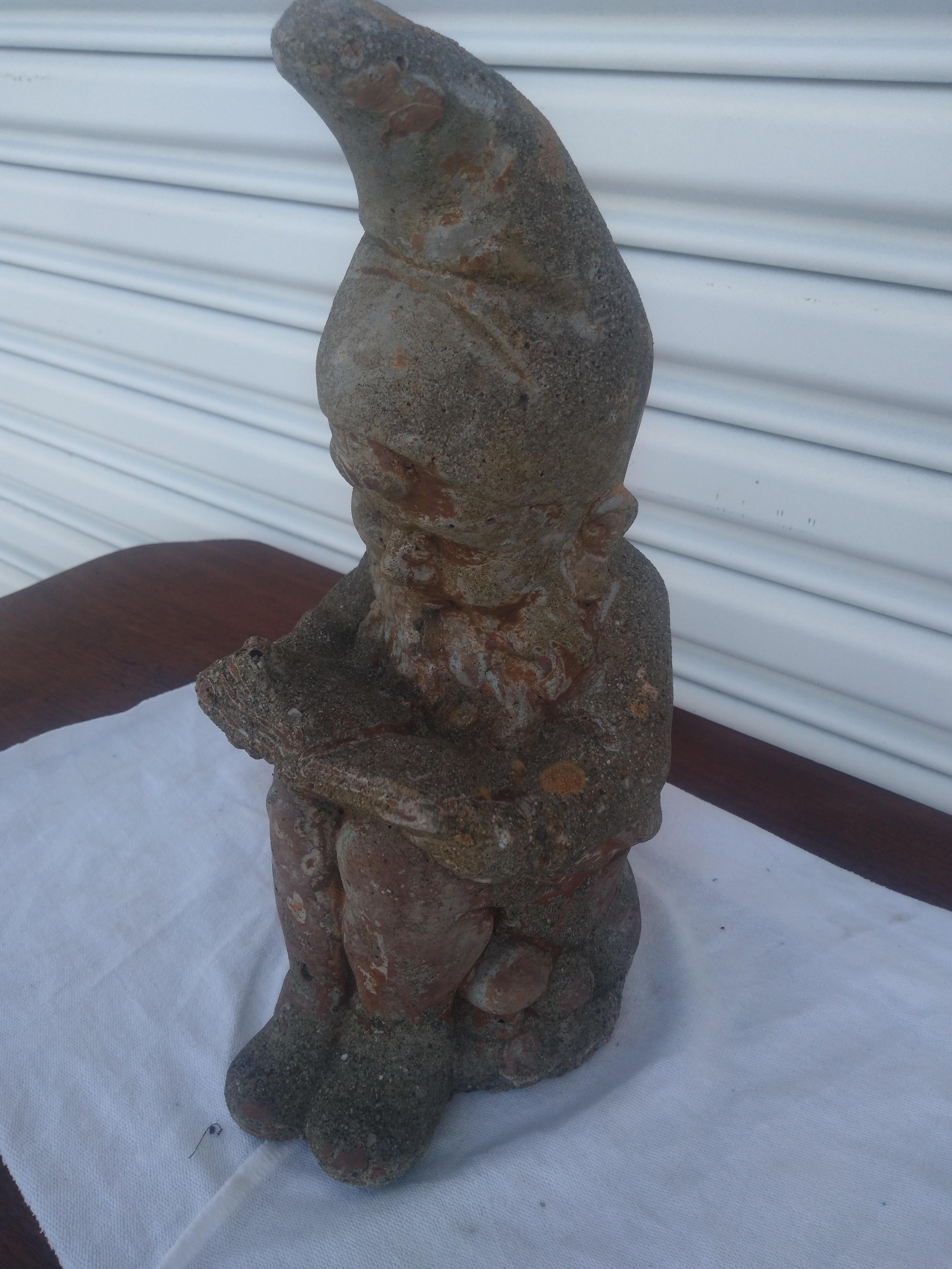 Cement Cast Reading Gnome In Good Condition For Sale In Pasadena, TX
