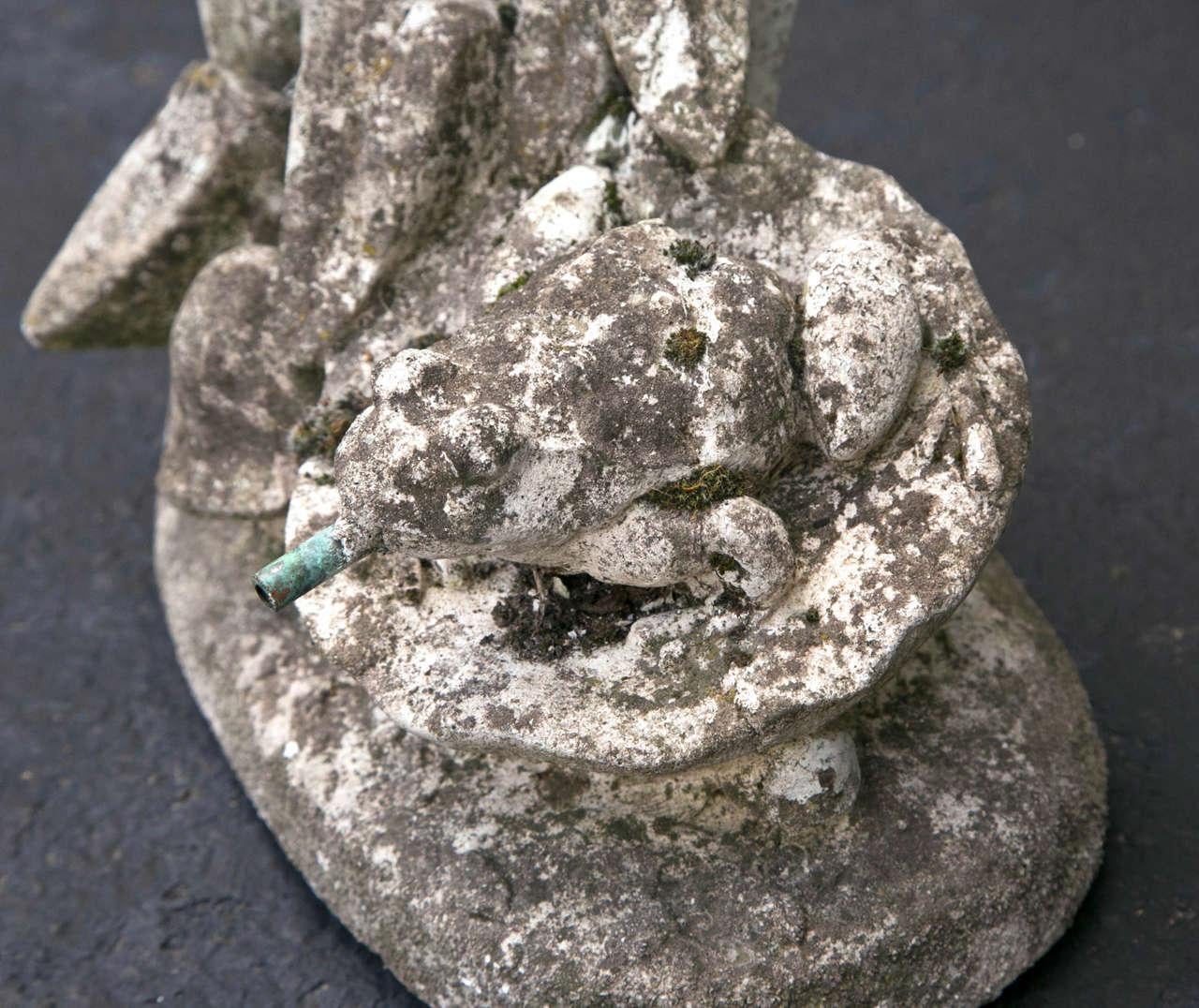 Fontaine grenouille en ciment Bon état - En vente à Stamford, CT