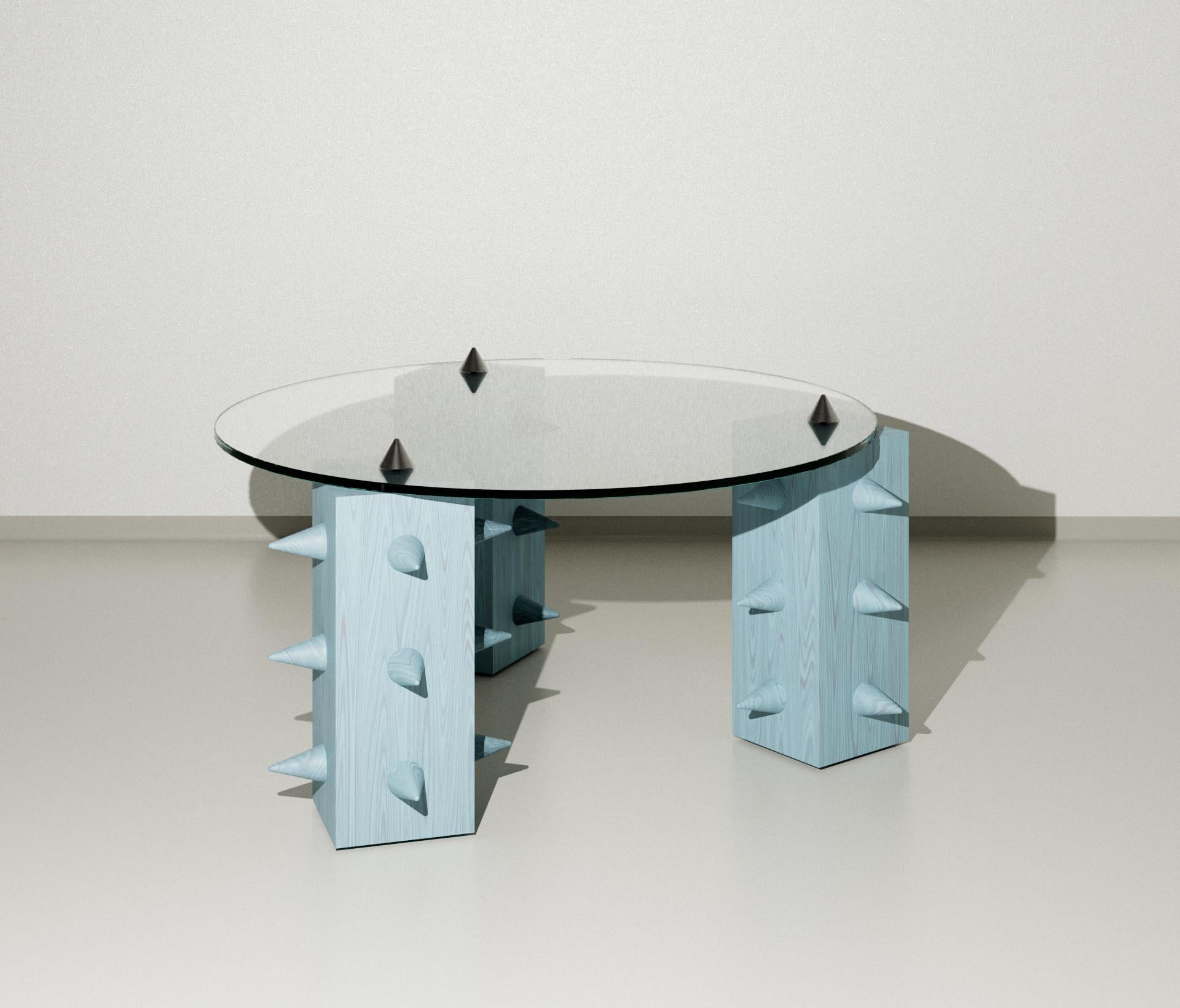 Brésilien Table basse contemporaine Cena, bois et verre bleu ciel, par Design/One en vente