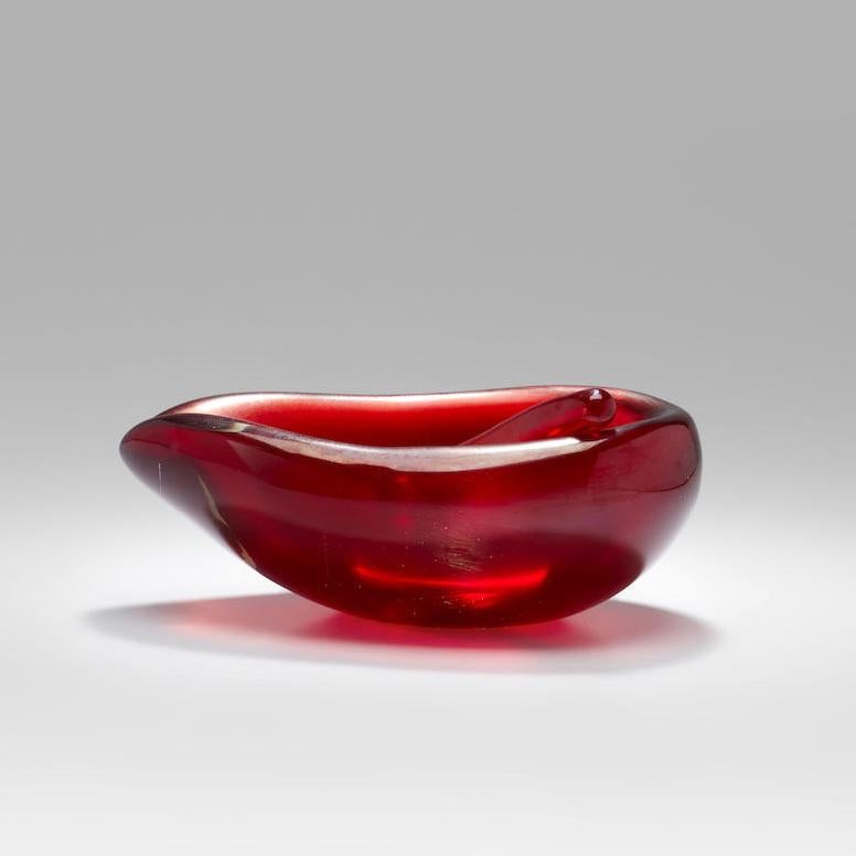 Cendrier in Deep Red Glass by Carlo Scarpa circa 1942 for Venini In Excellent Condition For Sale In London, GB