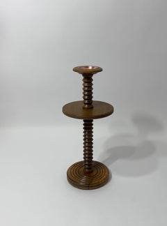 Cendrier sur pied, chêne et cuivre, style Charles Dudouyt, France, 1950