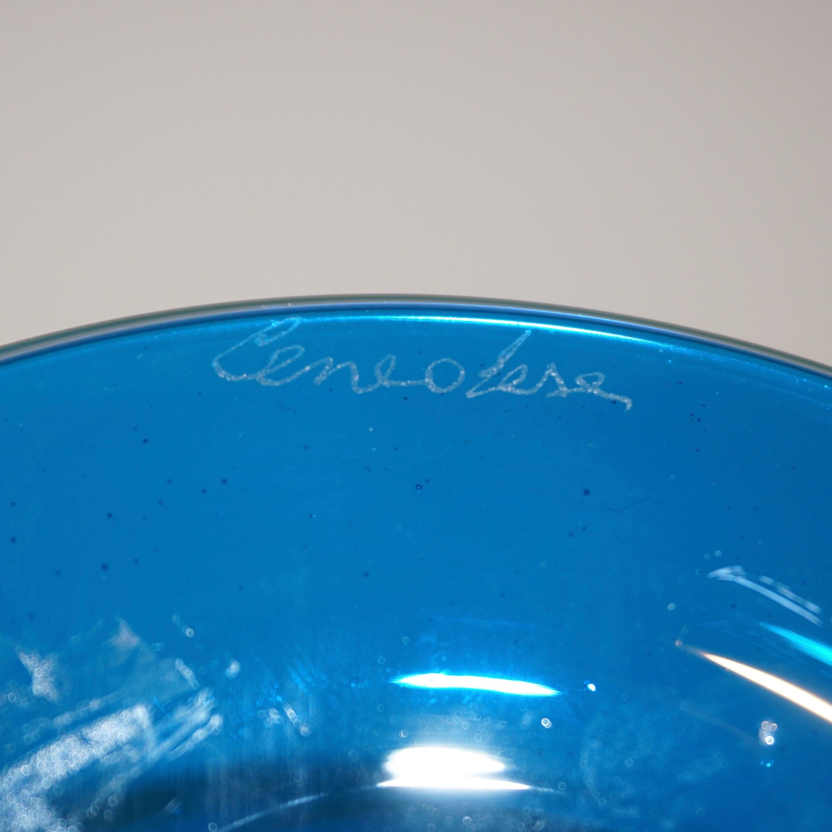 Vetro artistico Cenedese 1970 Coppia di vasi conici in vetro di Murano bianco verde arancio su base blu in vendita