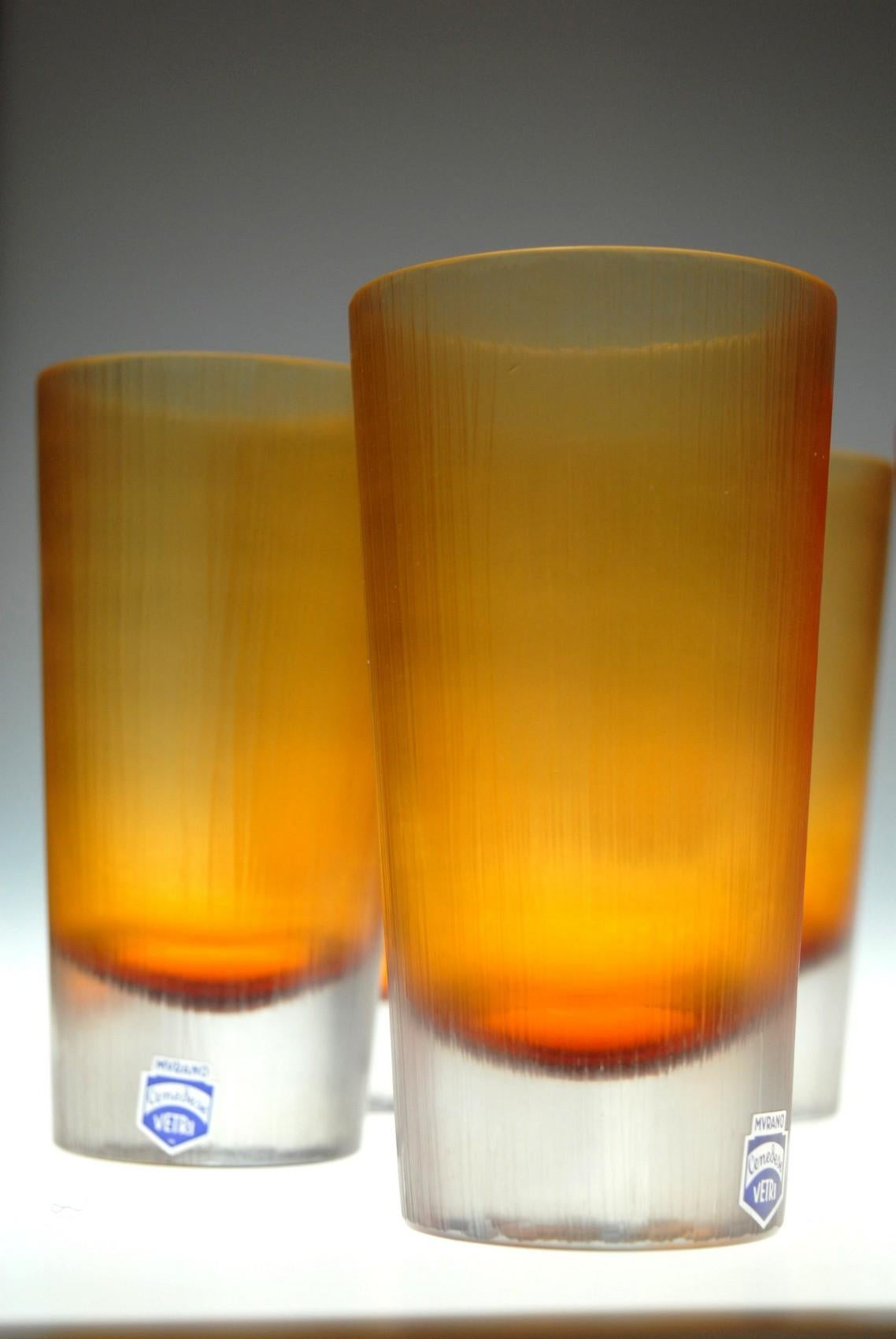 8 gobelets rouges ou ambrés Cenedese, Incisi Velati verre de Murano Sommerso épais en vente 8