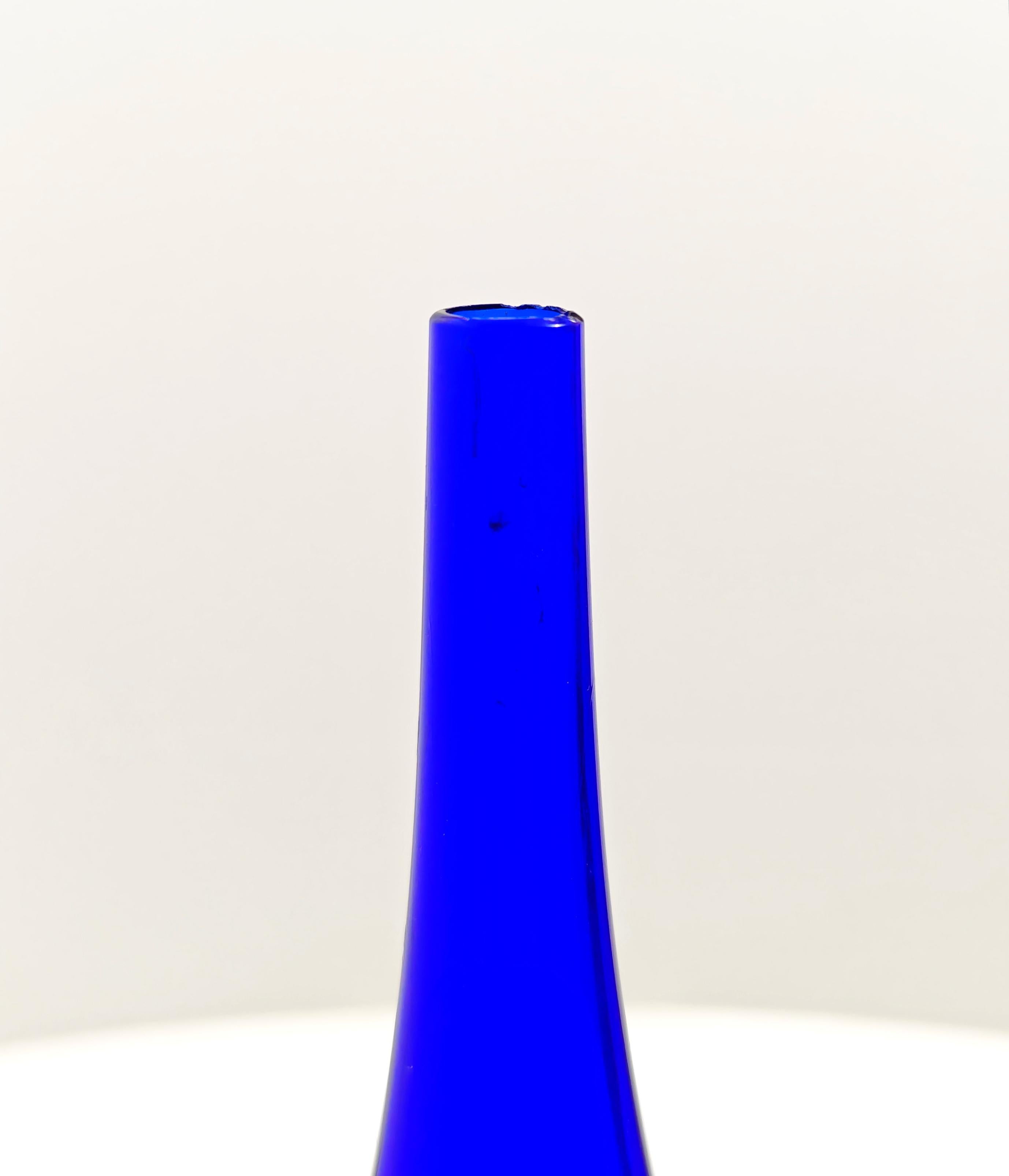 Cenedese & Albarelli Jarrón con gota de cristal azul Murano Italia Años 70 Moderna de mediados de siglo en venta 3