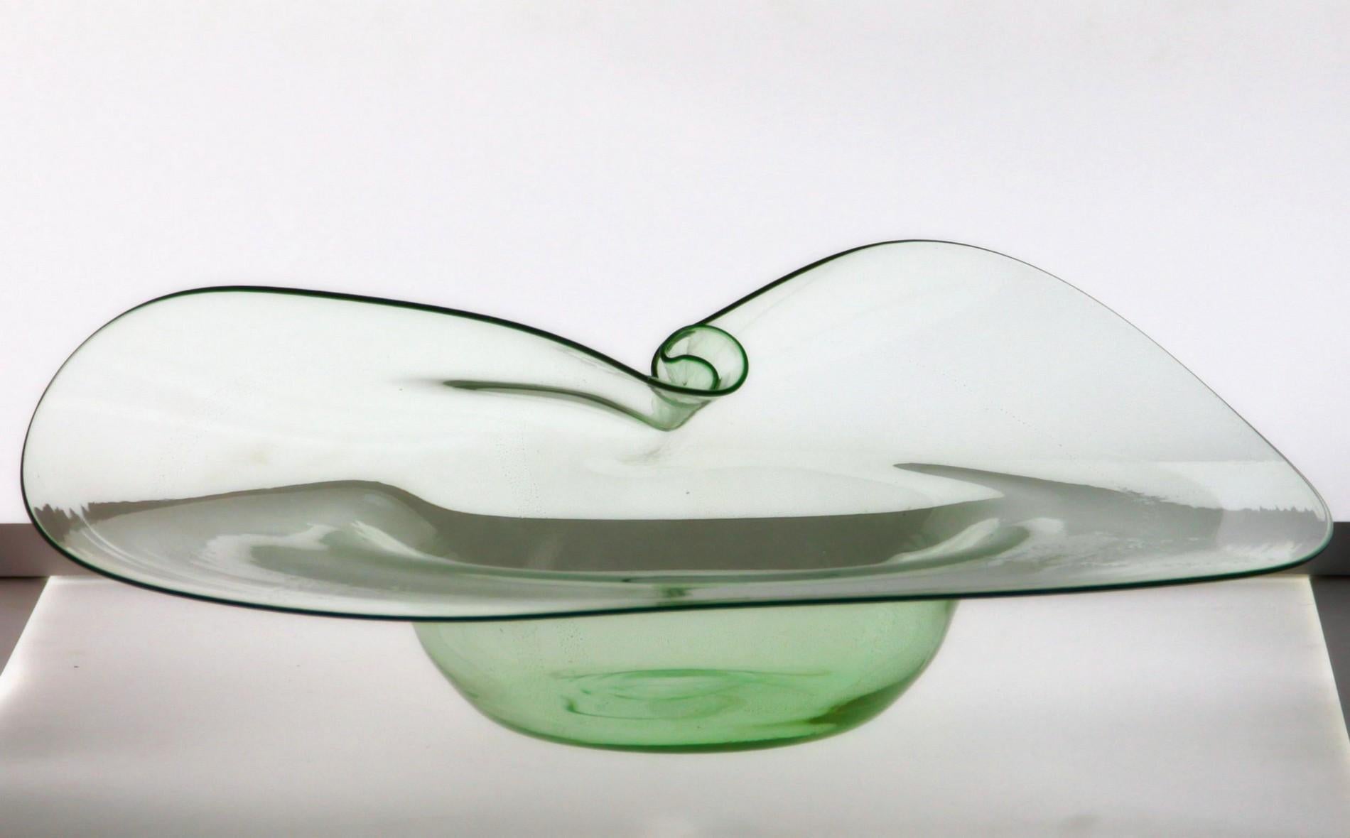 Cenedese Albarelli, Green and Gold Sculptural Centerpiece, Murano Glass, Signed In Good Condition In Tavarnelle val di Pesa, Florence