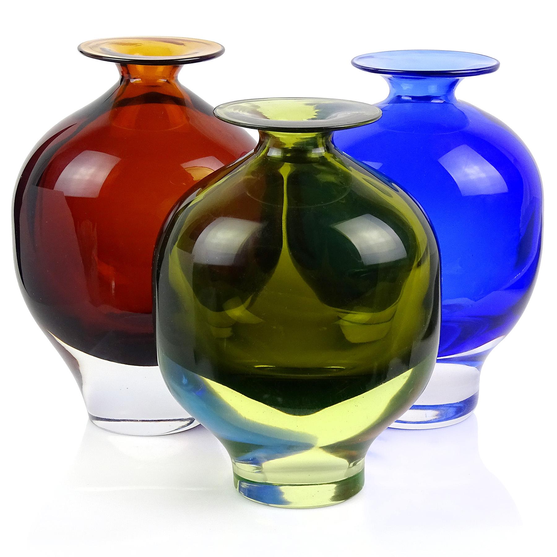 Cenedese Antonio da Ros Murano Sommerso Dark Amber Italian Art Glass Flower Vase In Good Condition For Sale In Kissimmee, FL