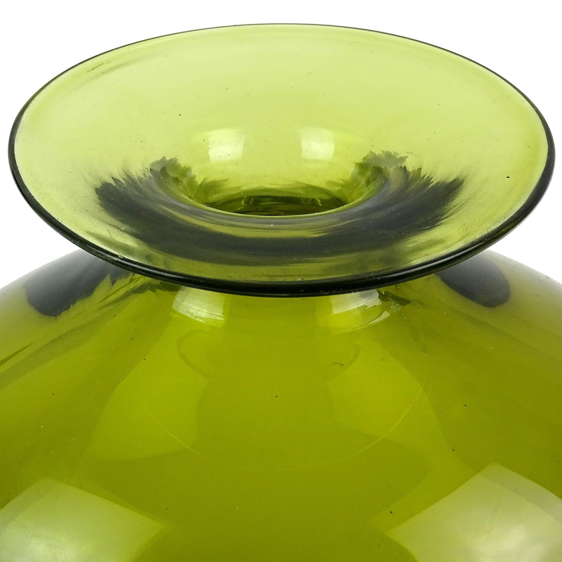 Mid-Century Modern Cenedese Antonio da Ros Murano Sommerso Uranium Green Italian Art Glass Vase For Sale