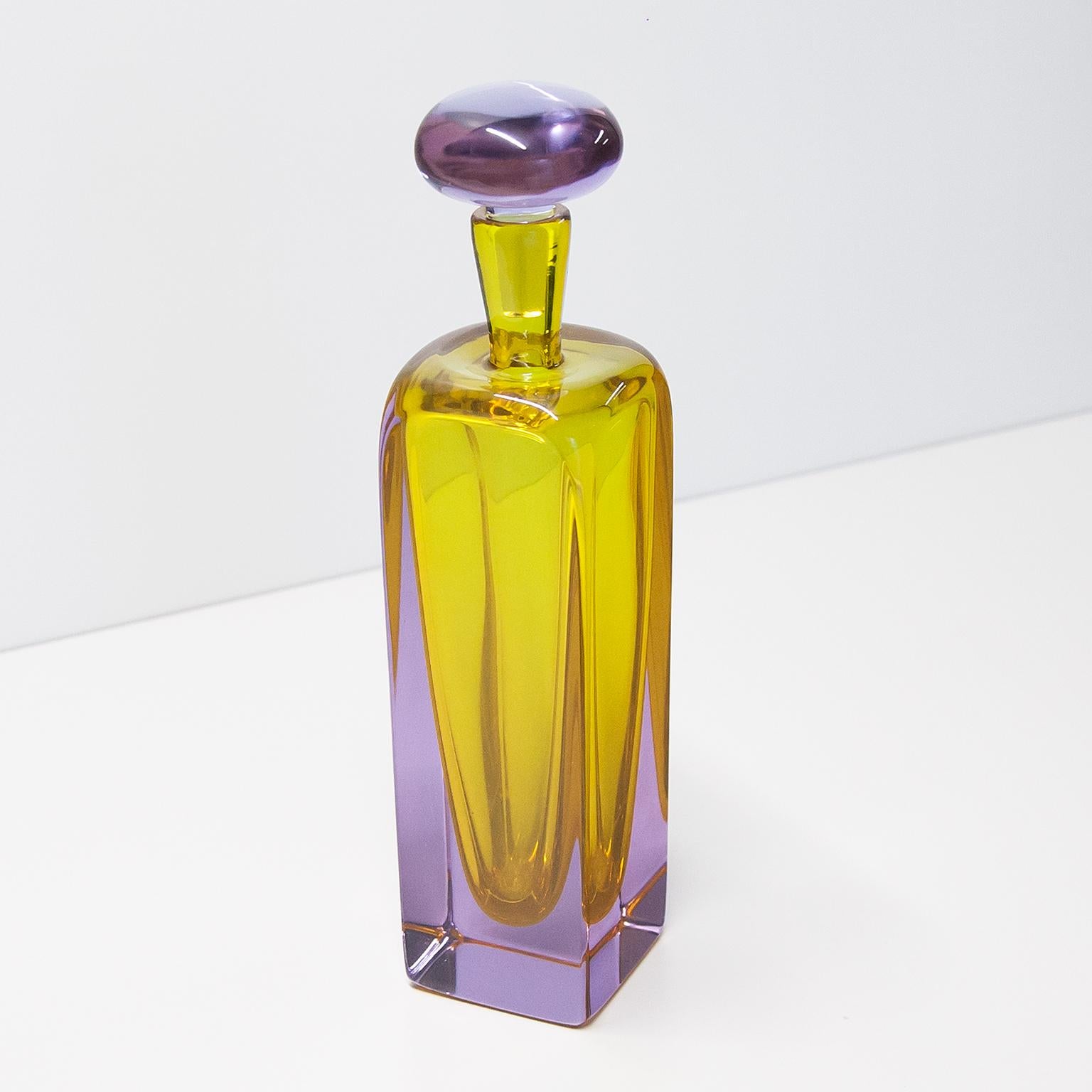 Mid-Century Modern Cenedese grand carafe en verre de Murano jaune et rose des années 1960 en vente
