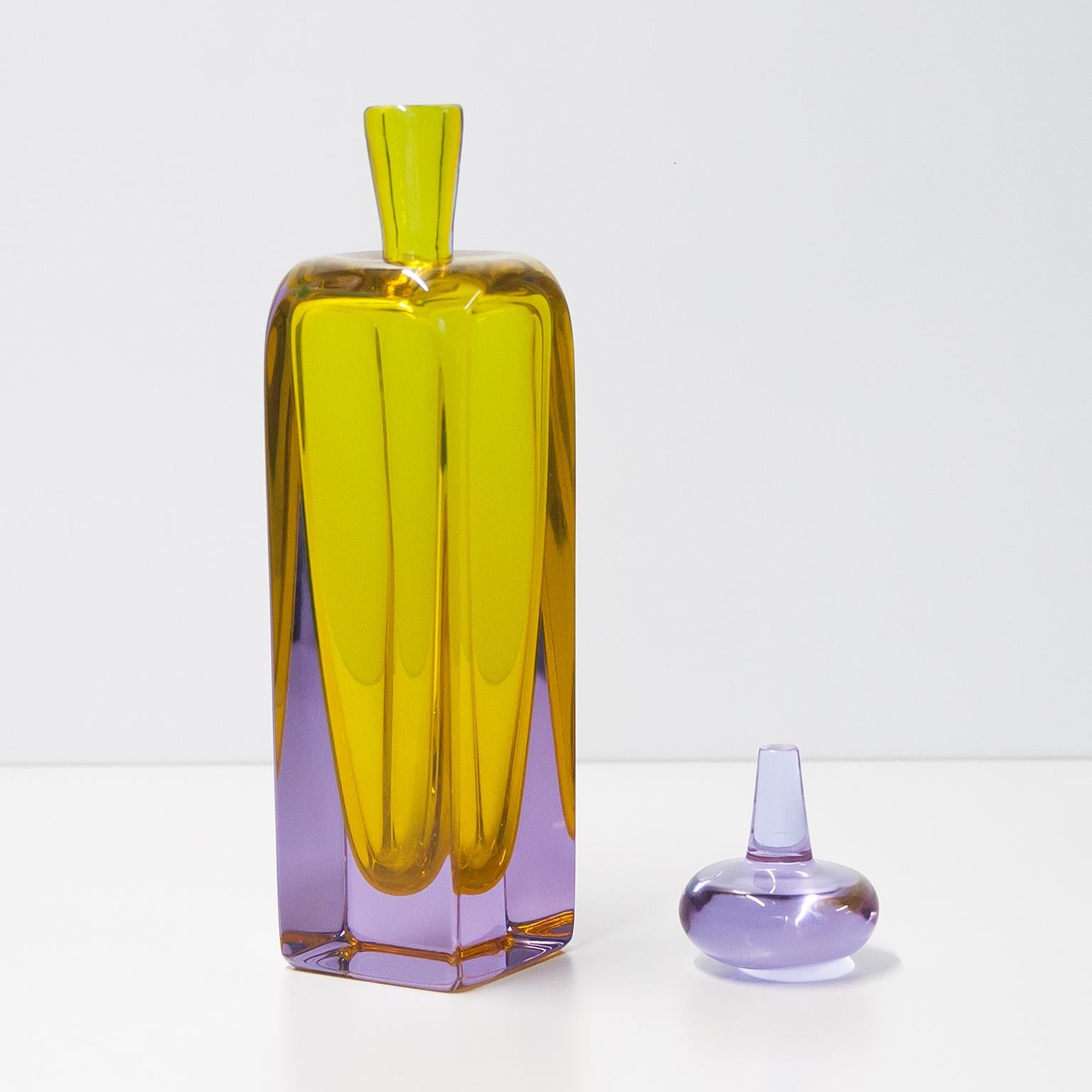 italien Cenedese grand carafe en verre de Murano jaune et rose des années 1960 en vente