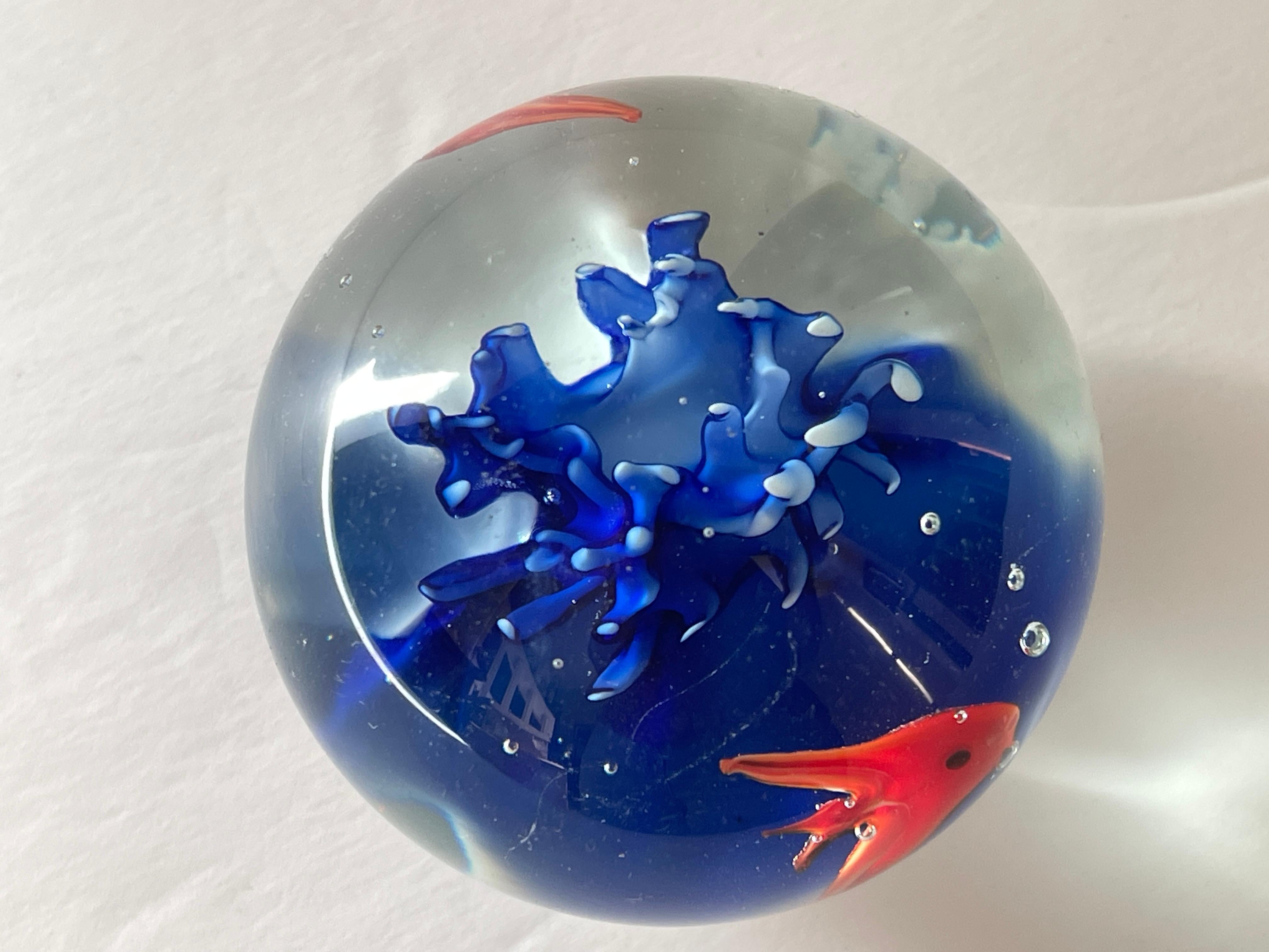 Cenedese Italian Glass Fish Aquarium Paperweight In Good Condition For Sale In New York, NY