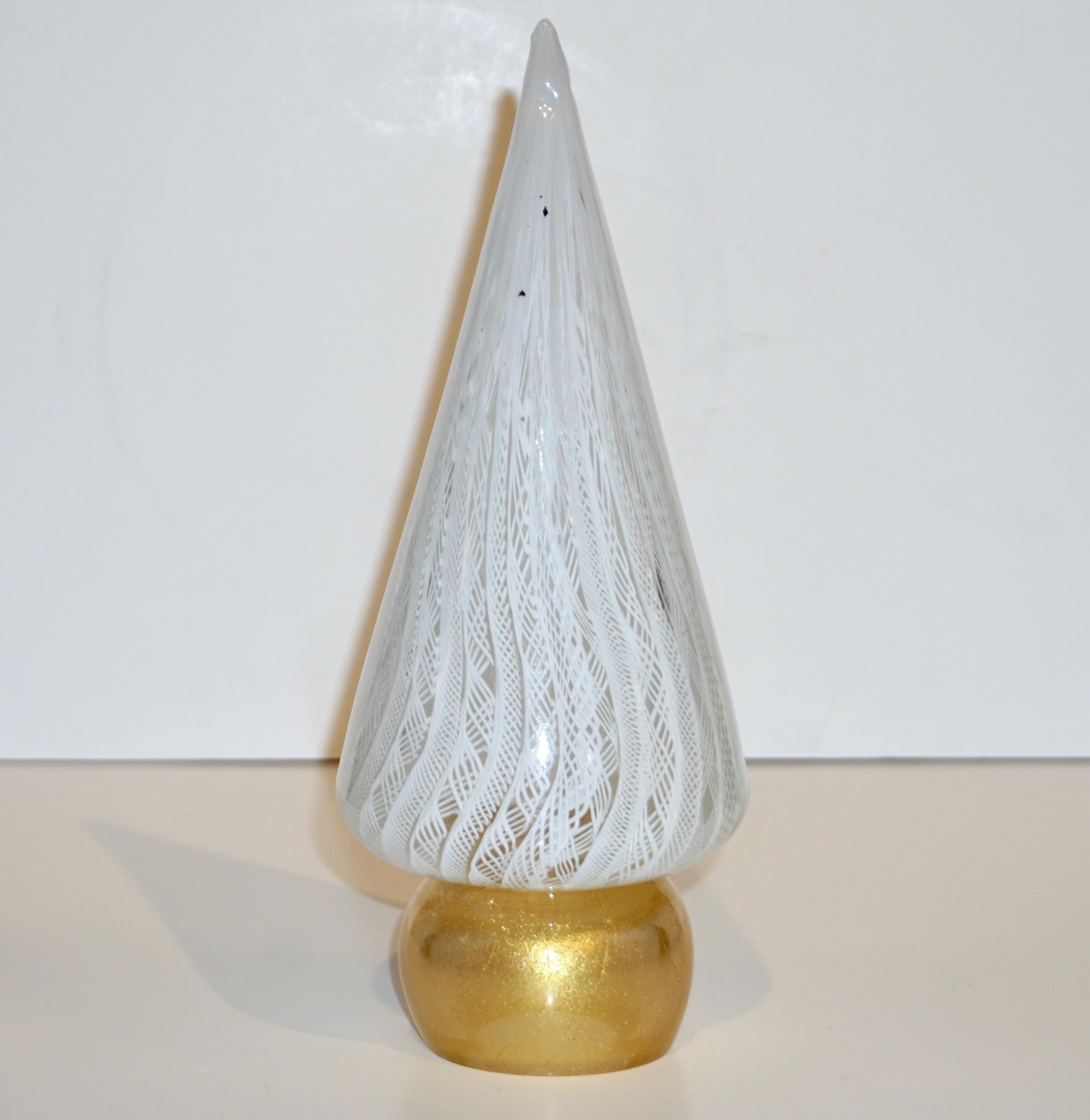 Cenedese Italian Vintage Gold White Murano Glass Christmas Tree Sculpture In Excellent Condition In New York, NY