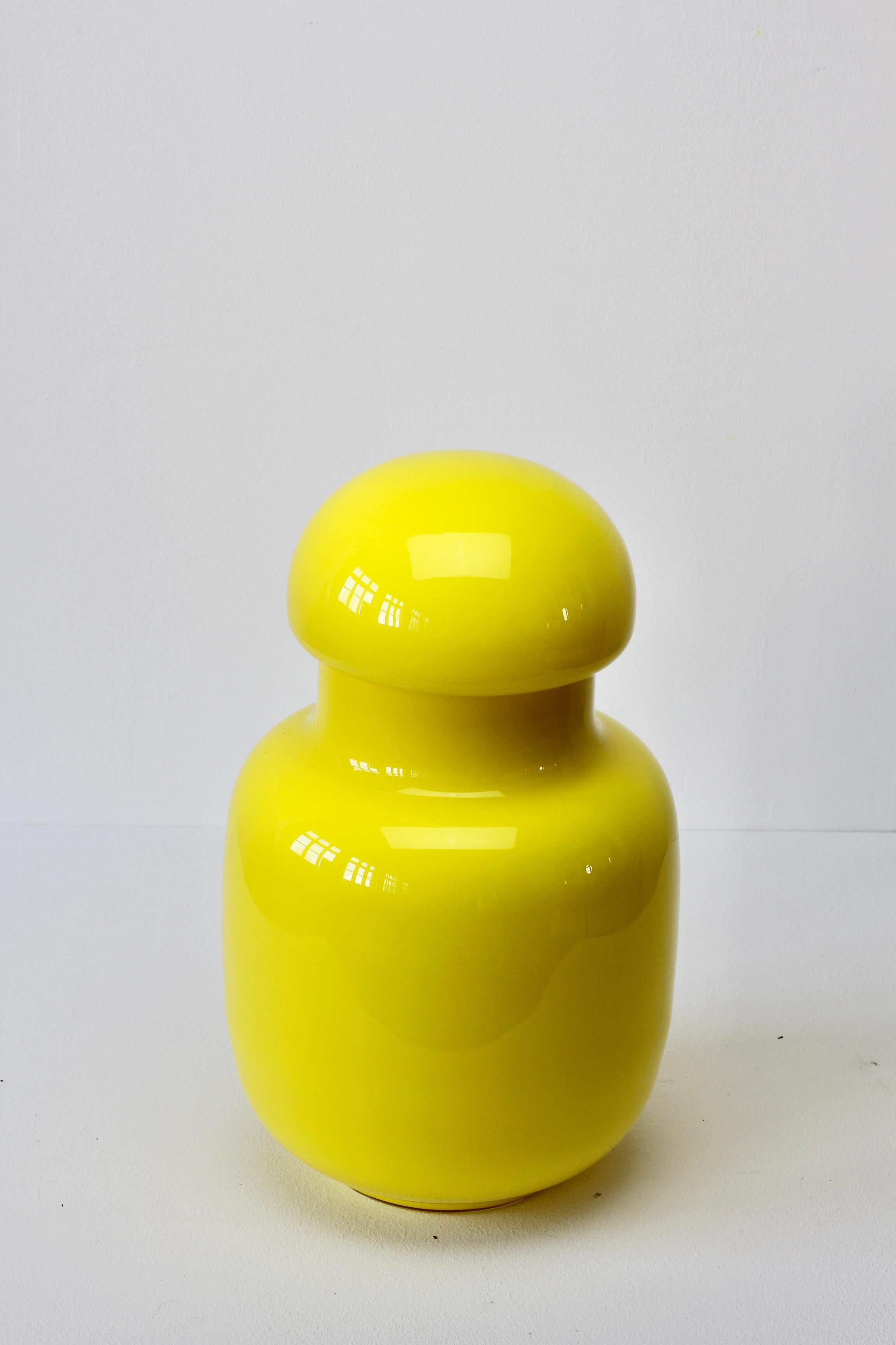 Cenedese Large Bright Yellow Vintage Italian Murano Art Glass Lidded Jar or Vase For Sale 8