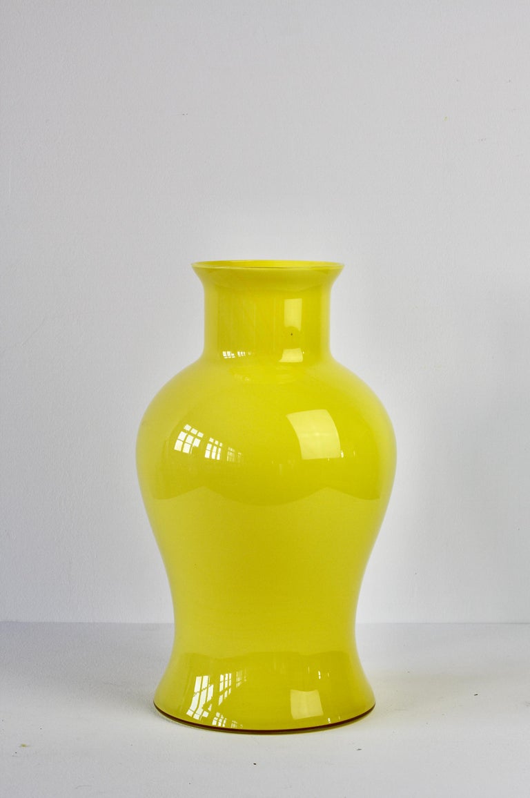 20th Century Cenedese Large Bright Yellow Vintage Italian Murano Art Glass Vase For Sale