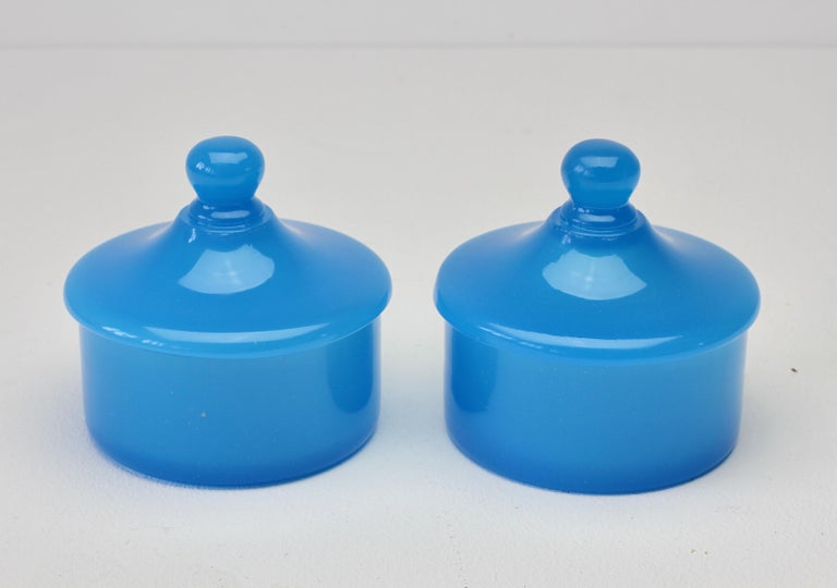 Cenedese Mid-Century Blue Pair of Italian Murano Glass Apothecary Lidded Jars In Excellent Condition For Sale In Landau an der Isar, Bayern