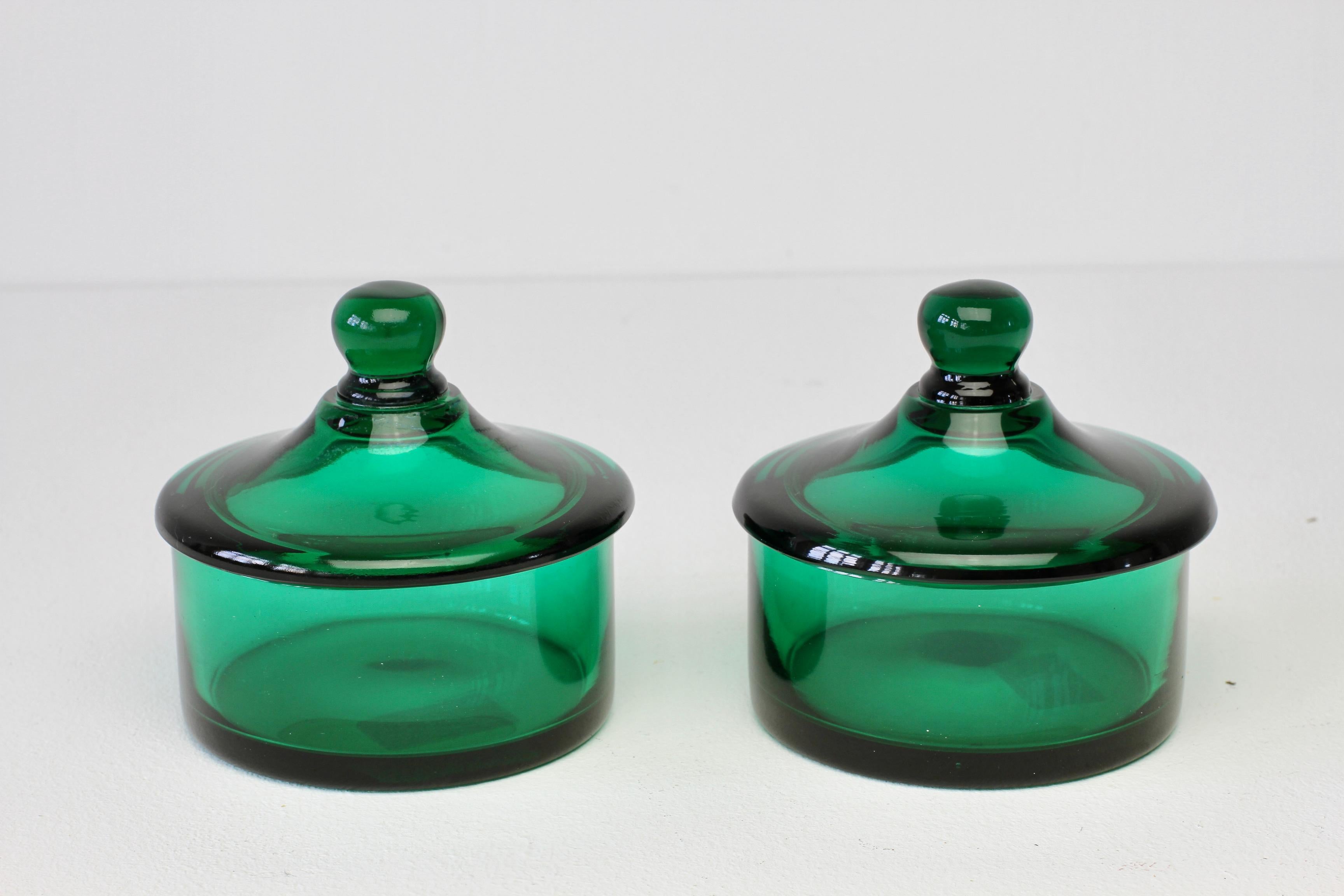 20th Century Cenedese Mid-Century Green Pair of Italian Murano Glass Apothecary Lidded Jars For Sale