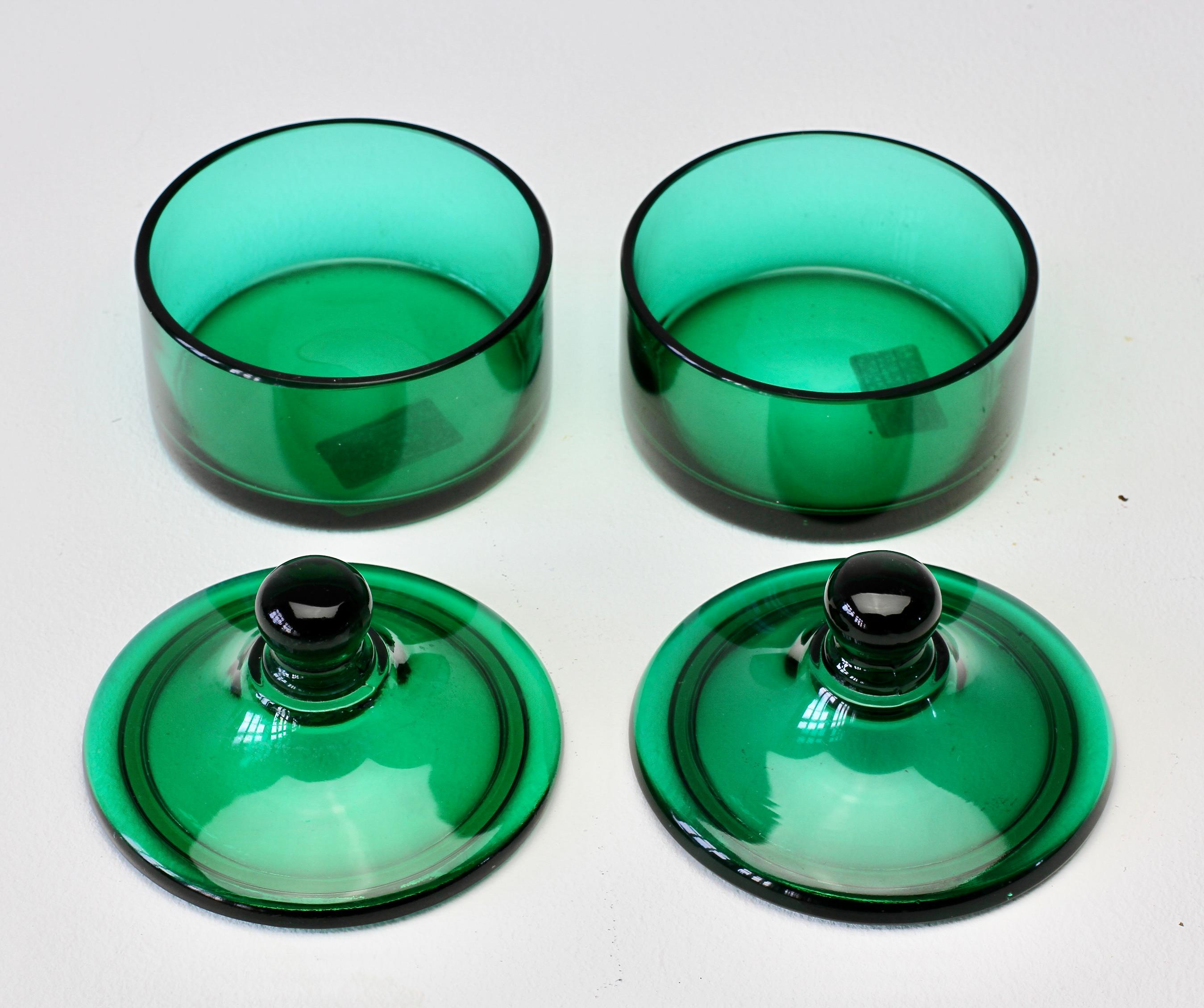20th Century Cenedese Mid-Century Green Pair of Italian Murano Glass Apothecary Lidded Jars For Sale