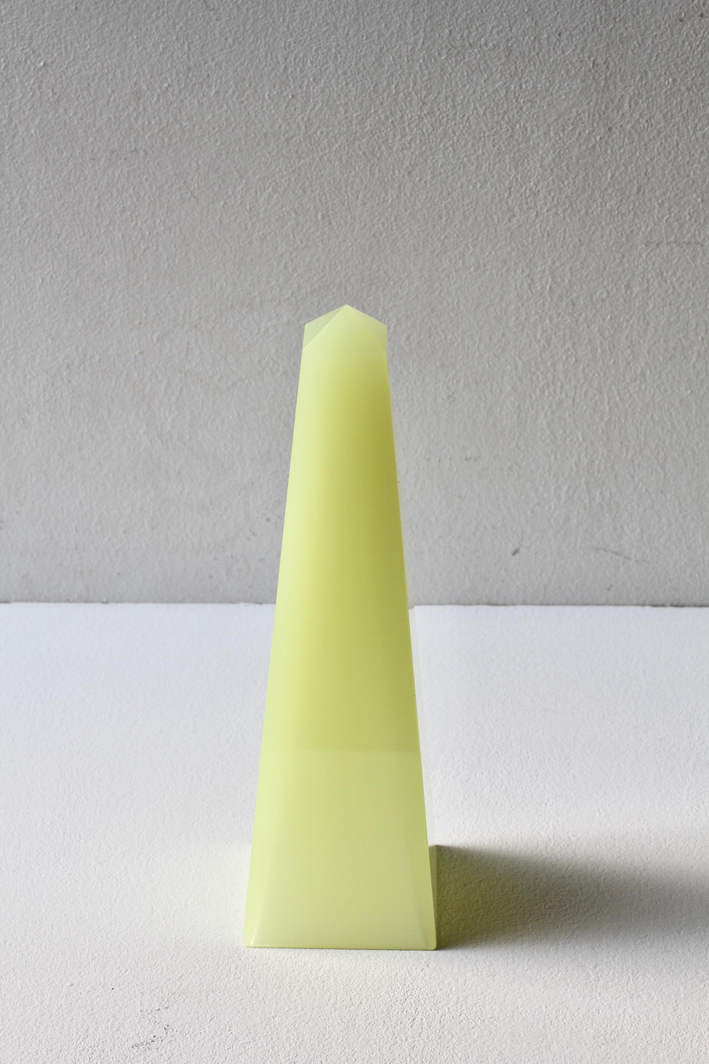 Cenedese Mid-Century Modern Vintage Neon Yellow Italian Murano Glass Obelisk For Sale 4