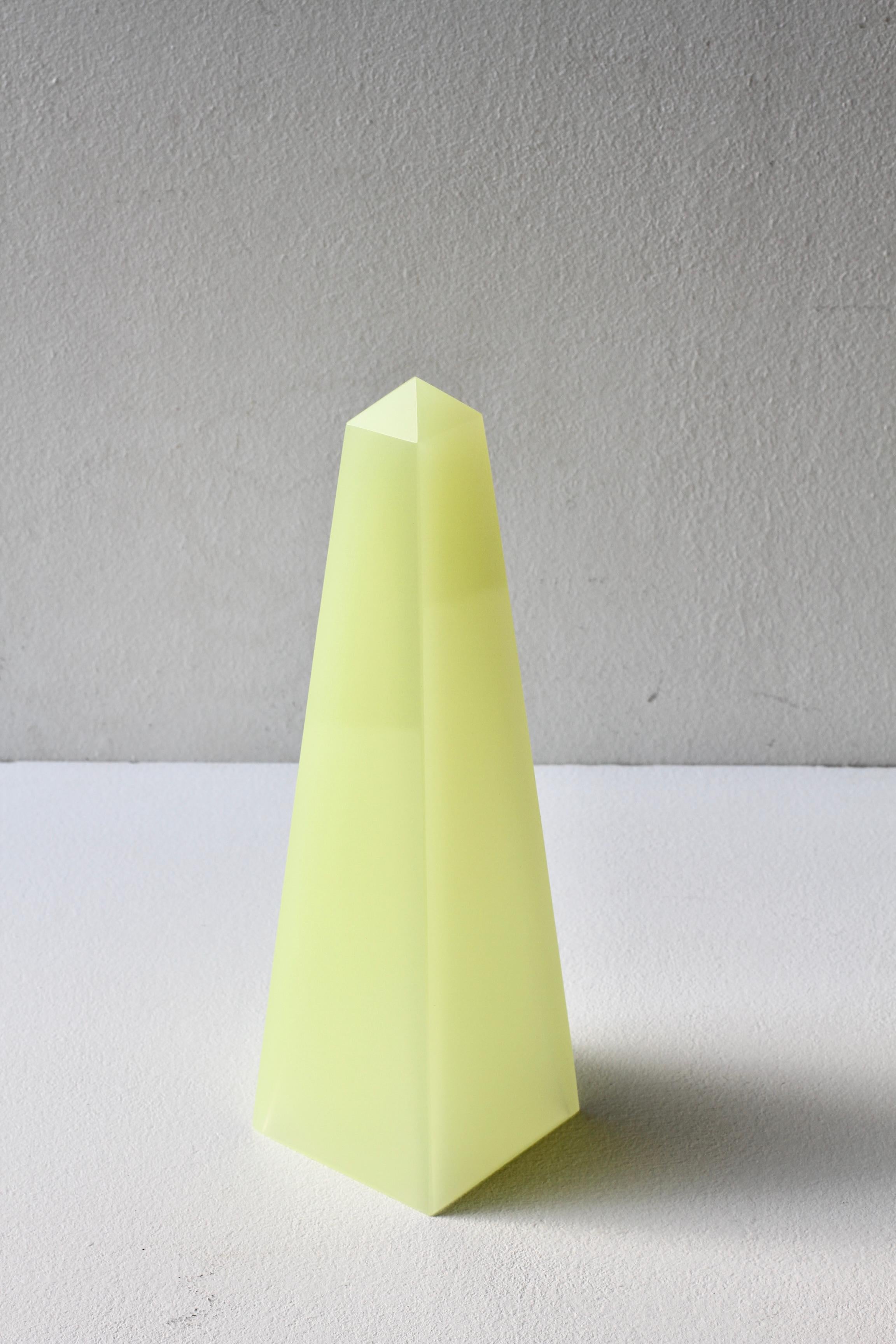 Cenedese Mid-Century Modern Vintage Neon Yellow Italian Murano Glass Obelisk For Sale 3