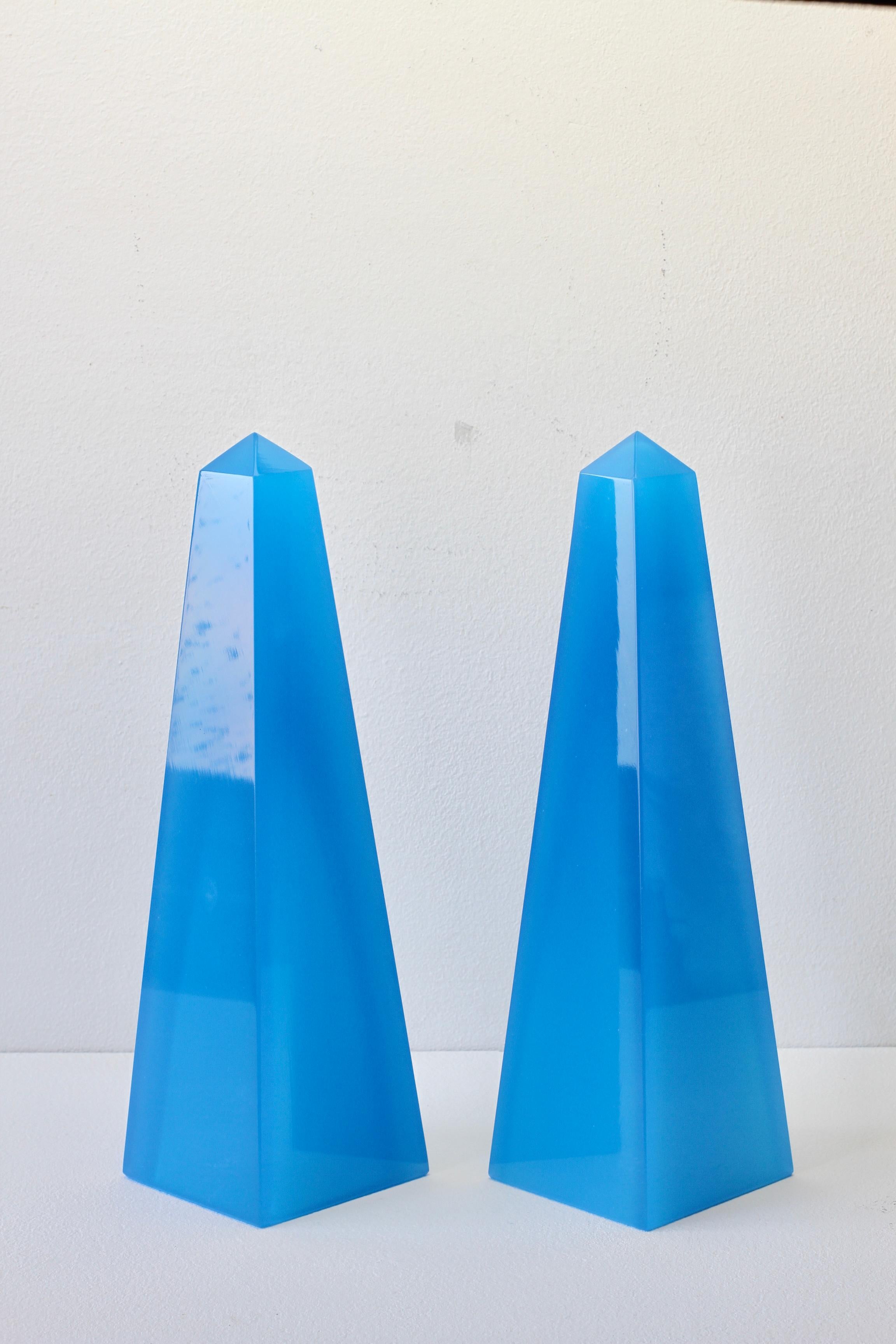 Molded Cenedese Mid-Century Modern Vintage Pair of Blue Italian Murano Glass Obelisks