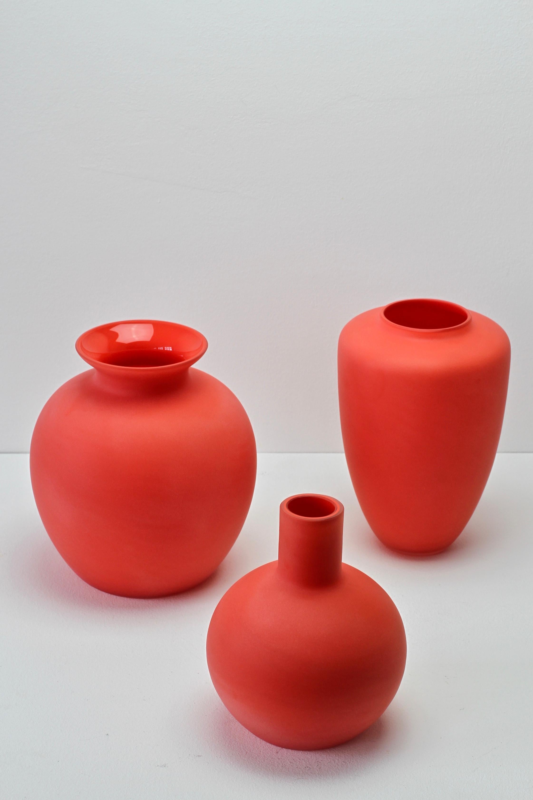 20th Century Cenedese Midcentury Trio of Vintage Italian Red Satin Matt Murano Glass Vases For Sale