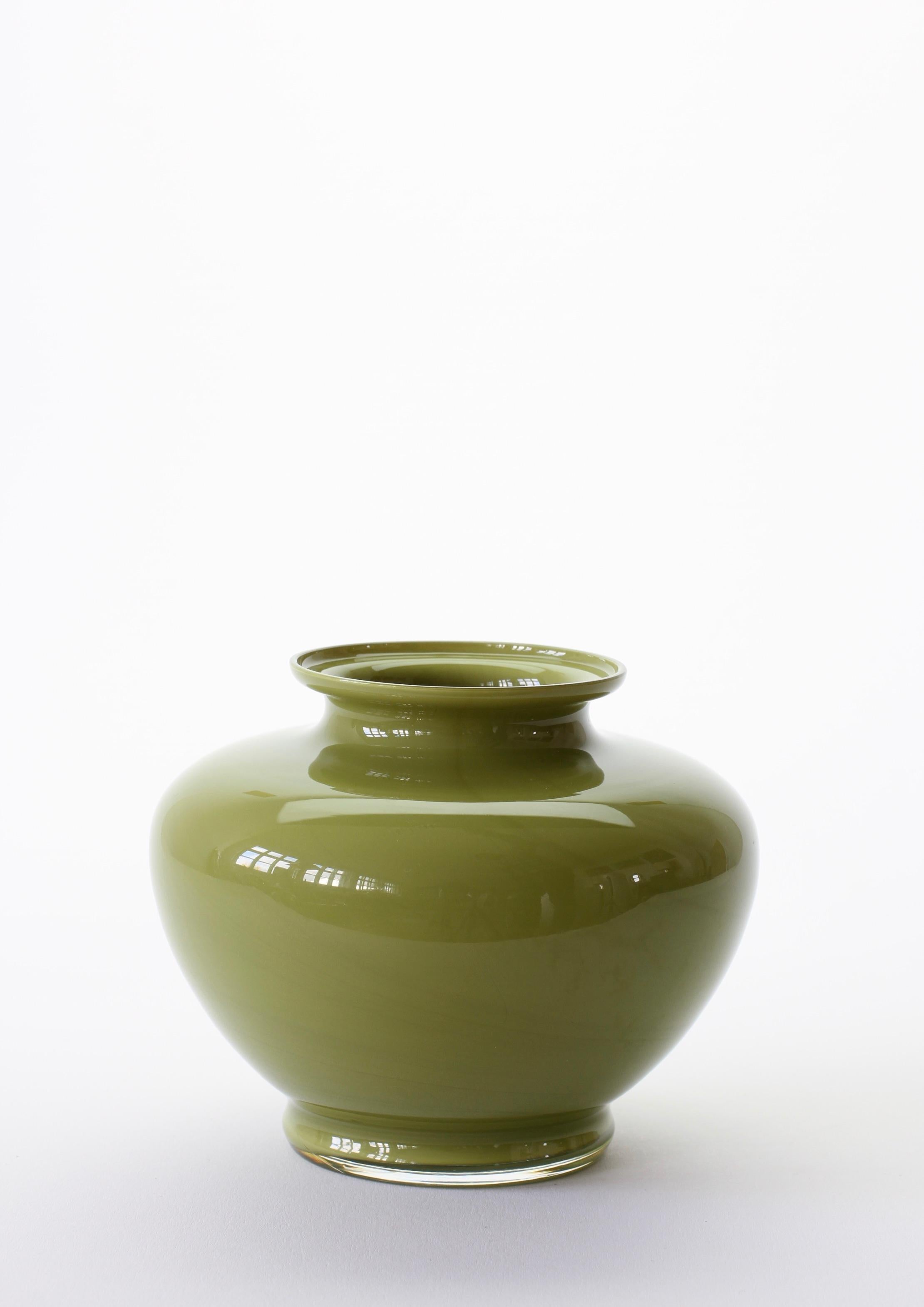 Mid-Century Modern Cenedese Moss Green Vintage Midcentury Italian Murano Glass Vase or Vessel For Sale