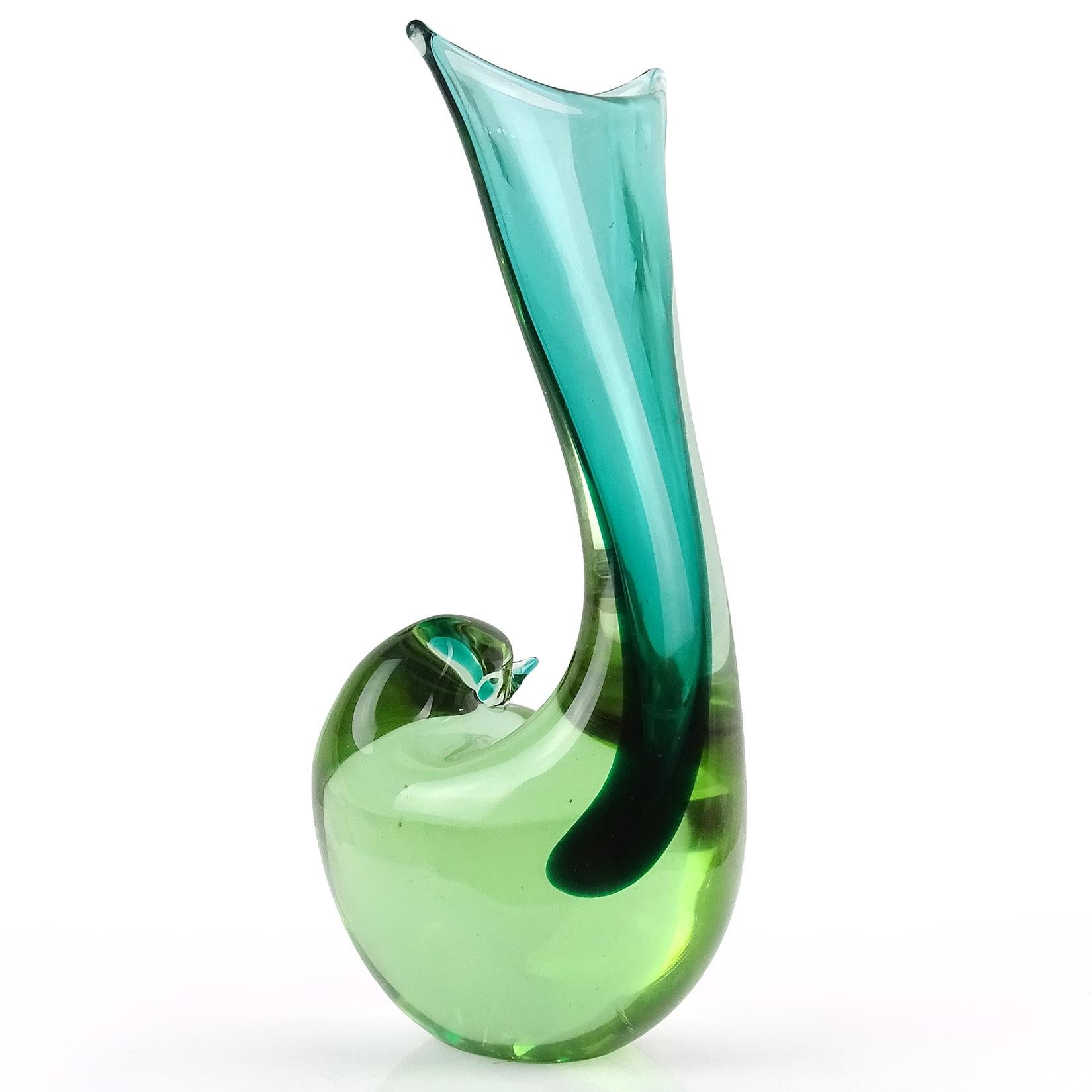 Cenedese Murano 1961 Sommerso Champagne Italian Art Glass Bird Sculptural Vase In Good Condition For Sale In Kissimmee, FL