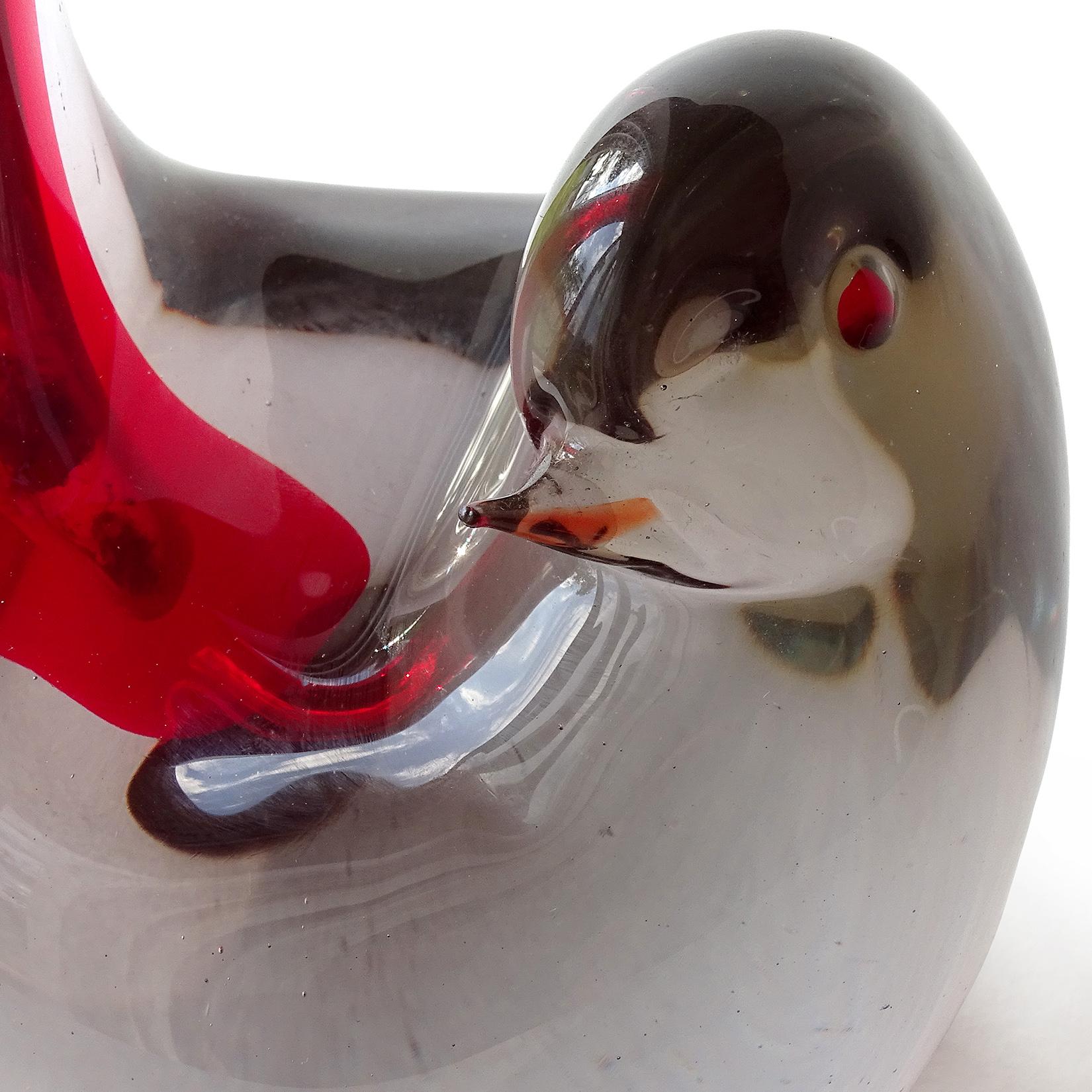 Fait main Cenedese Murano 1961 Sommerso Red Gray Italian Art Glass Bird Sculptural Vase en vente