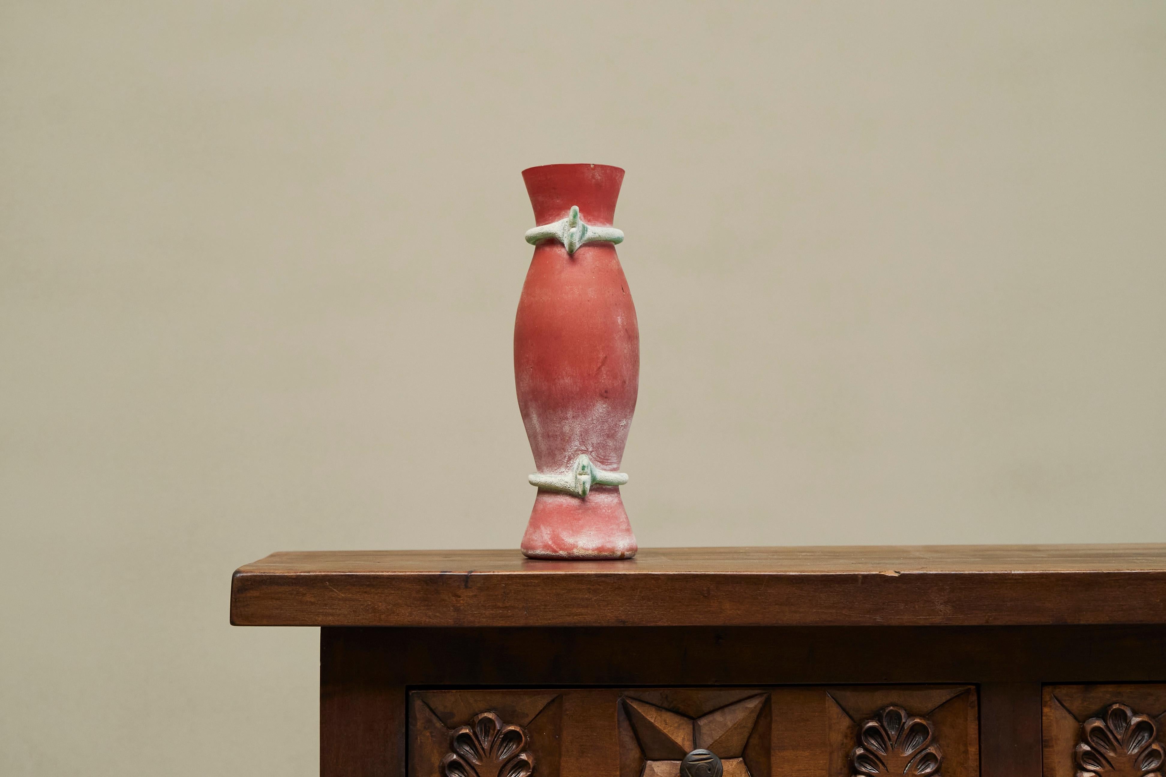 Cenedese Murano Attributed Scavo Vase in Red and Green Italy 1960s For Sale 2