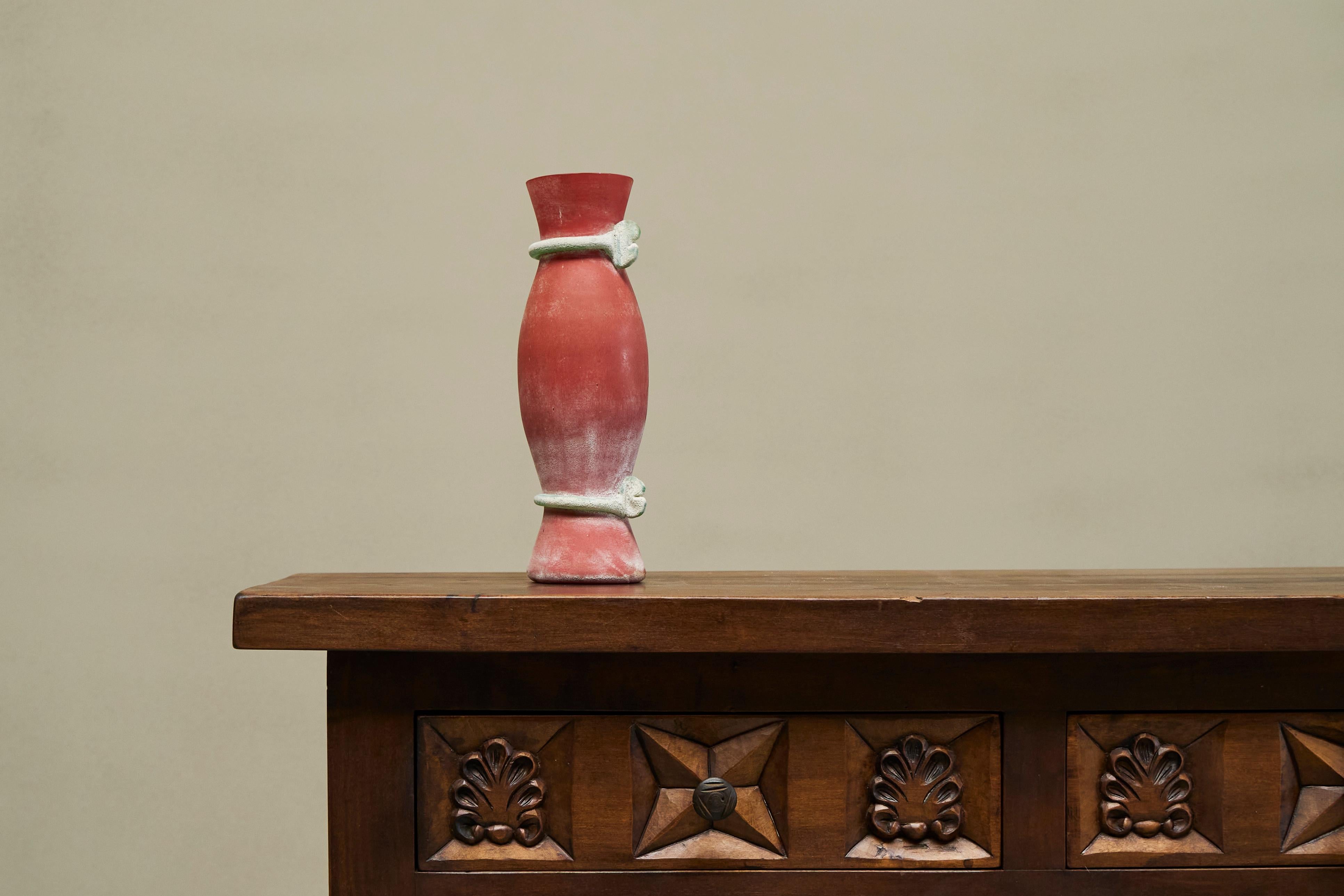 Cenedese Murano Attributed Scavo Vase in Red and Green Italy 1960s In Good Condition For Sale In Meer, VAN