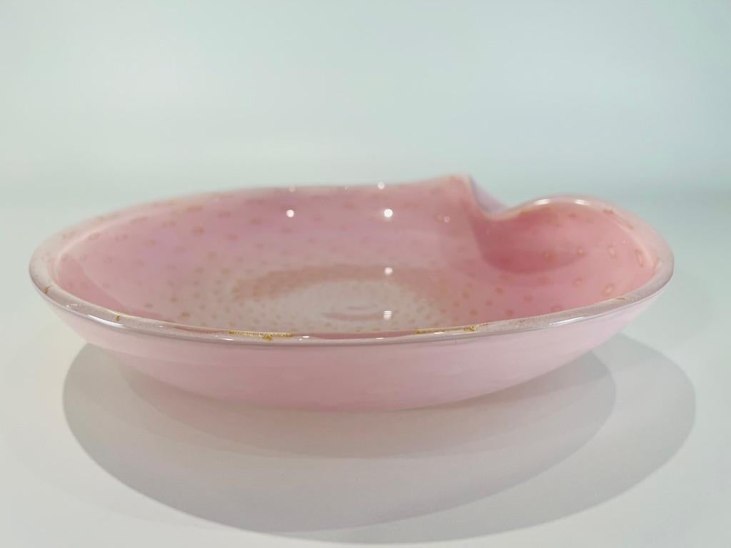 Cenedese  Murano glass pink with gold circa 1950 center piece. In Good Condition For Sale In Rio De Janeiro, RJ