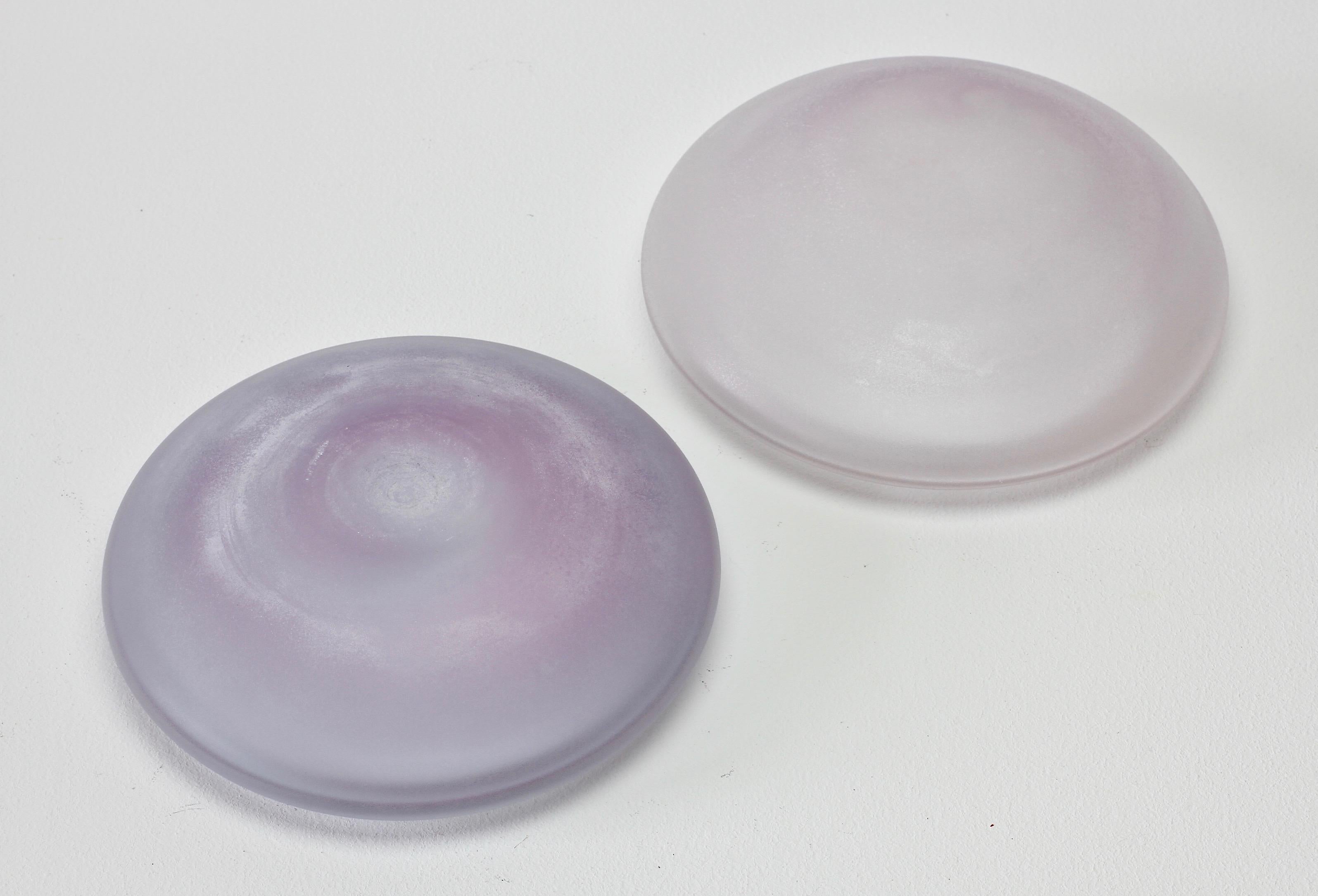 20th Century Cenedese Vintage Murano Lilac Colored Lidded Frosted Glass UFO Bowl or Dish