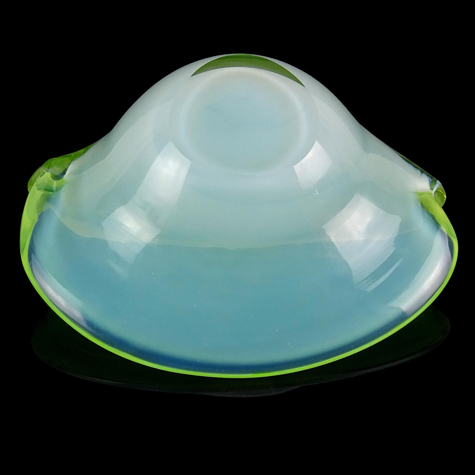 Cenedese Murano Opalescent Green White Italian Art Glass Clam Seashell Bowl 1