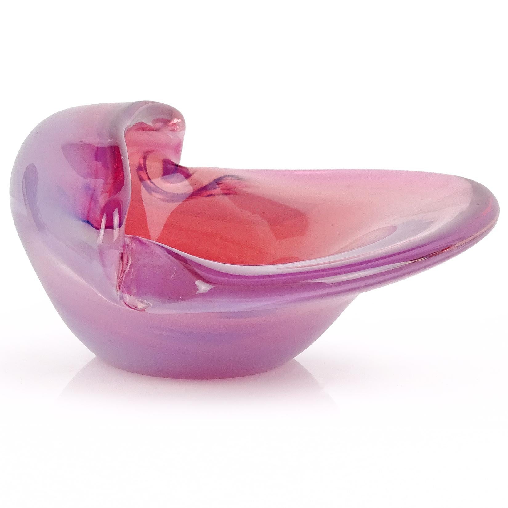 Beautiful Murano hand blown opalescent white and pink Italian art glass clam shell decorative bowl. Documented to the Cenedese Company. Would make a great jewelry, trinket or business card holder. Measures: 7 1/4