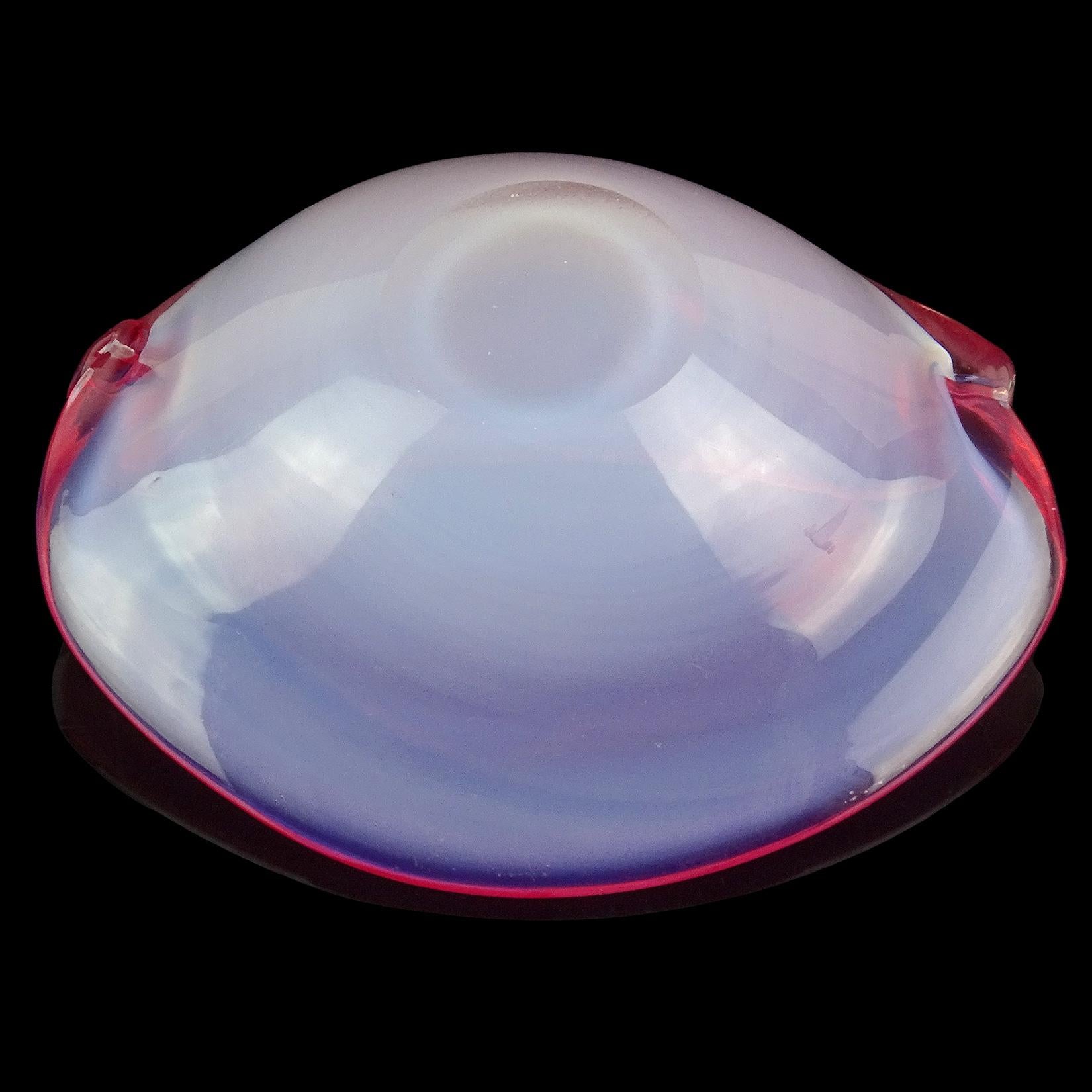 Hand-Crafted Cenedese Murano Opalescent Pink White Italian Art Glass Conch Seashell Bowl