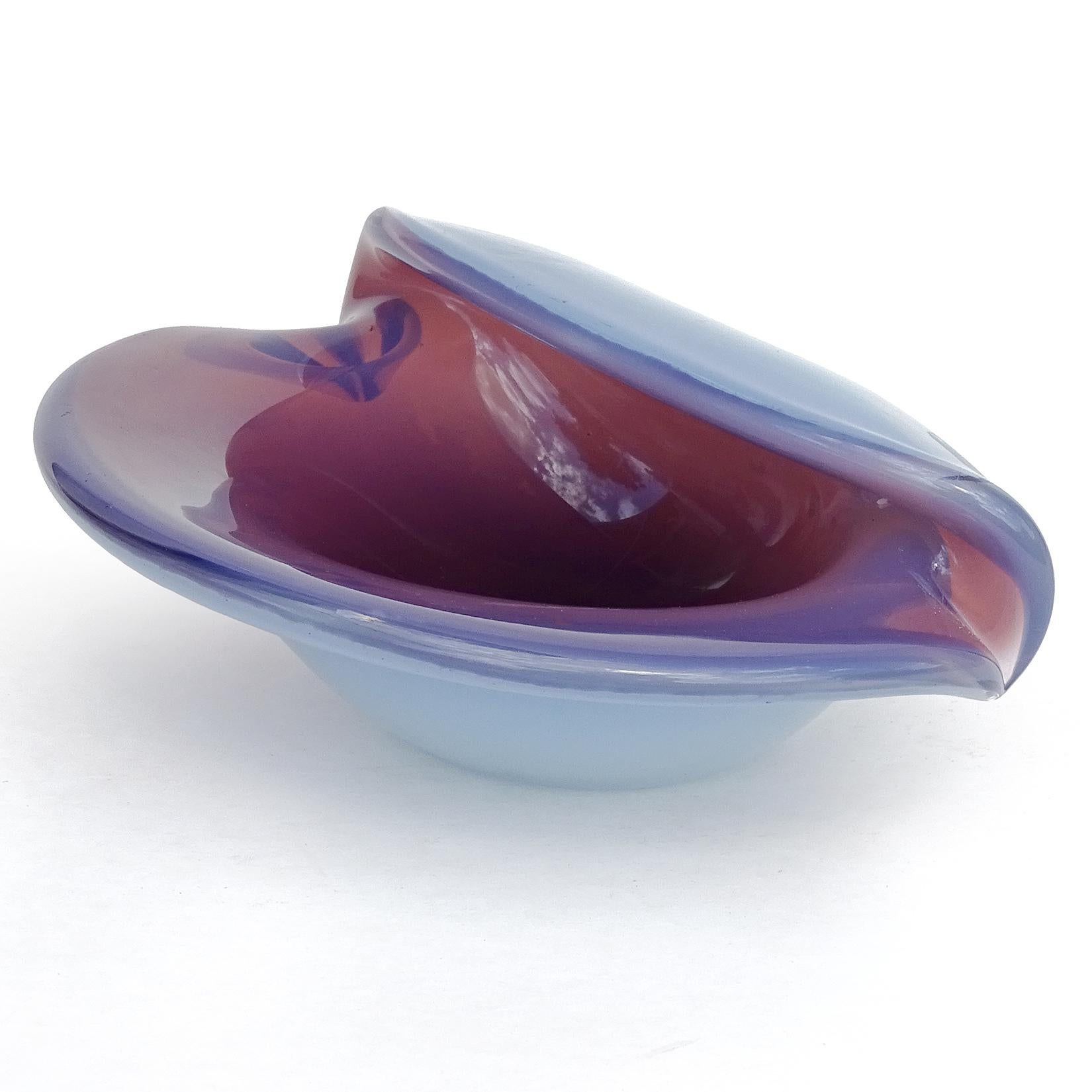 Mid-Century Modern Cenedese Murano Opalescent Purple White Italian Art Glass Clam Seashell Bowl For Sale