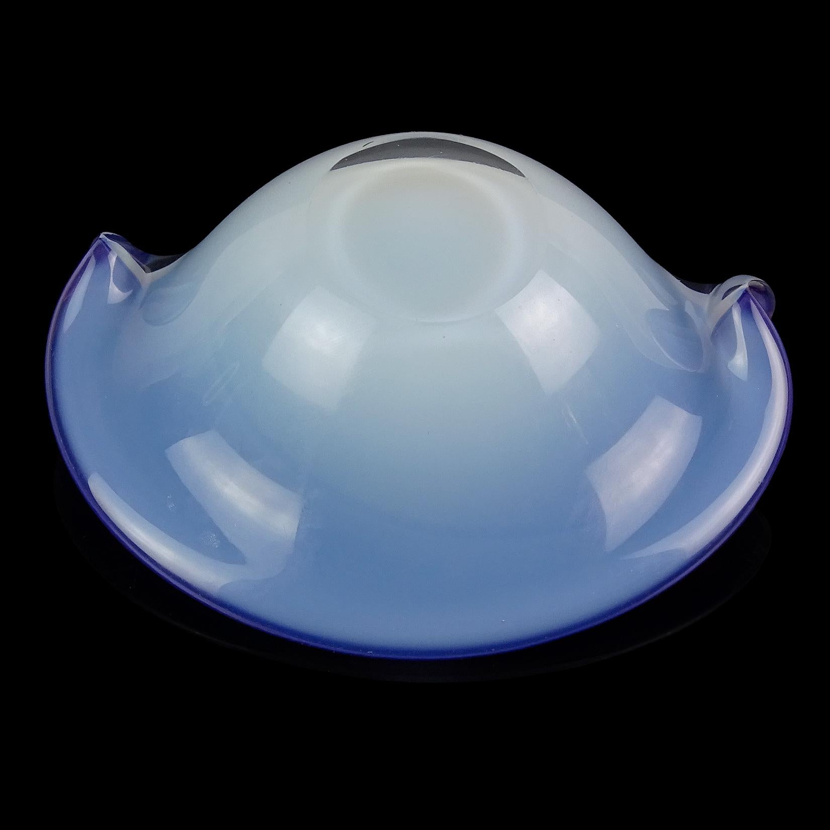 20th Century Cenedese Murano Opalescent Purple White Italian Art Glass Clam Seashell Bowl For Sale