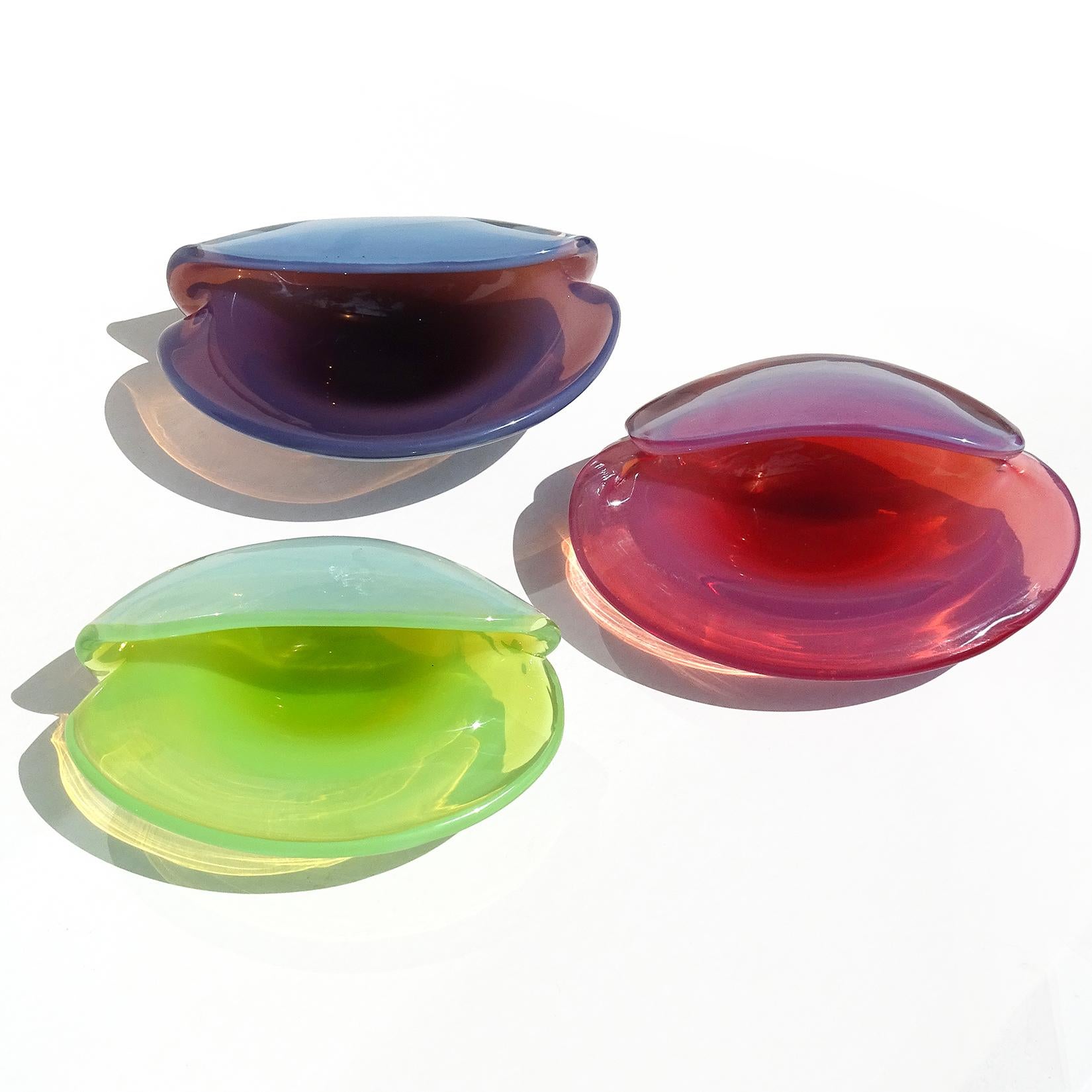Cenedese Murano Opalescent Purple White Italian Art Glass Clam Seashell Bowl For Sale 1
