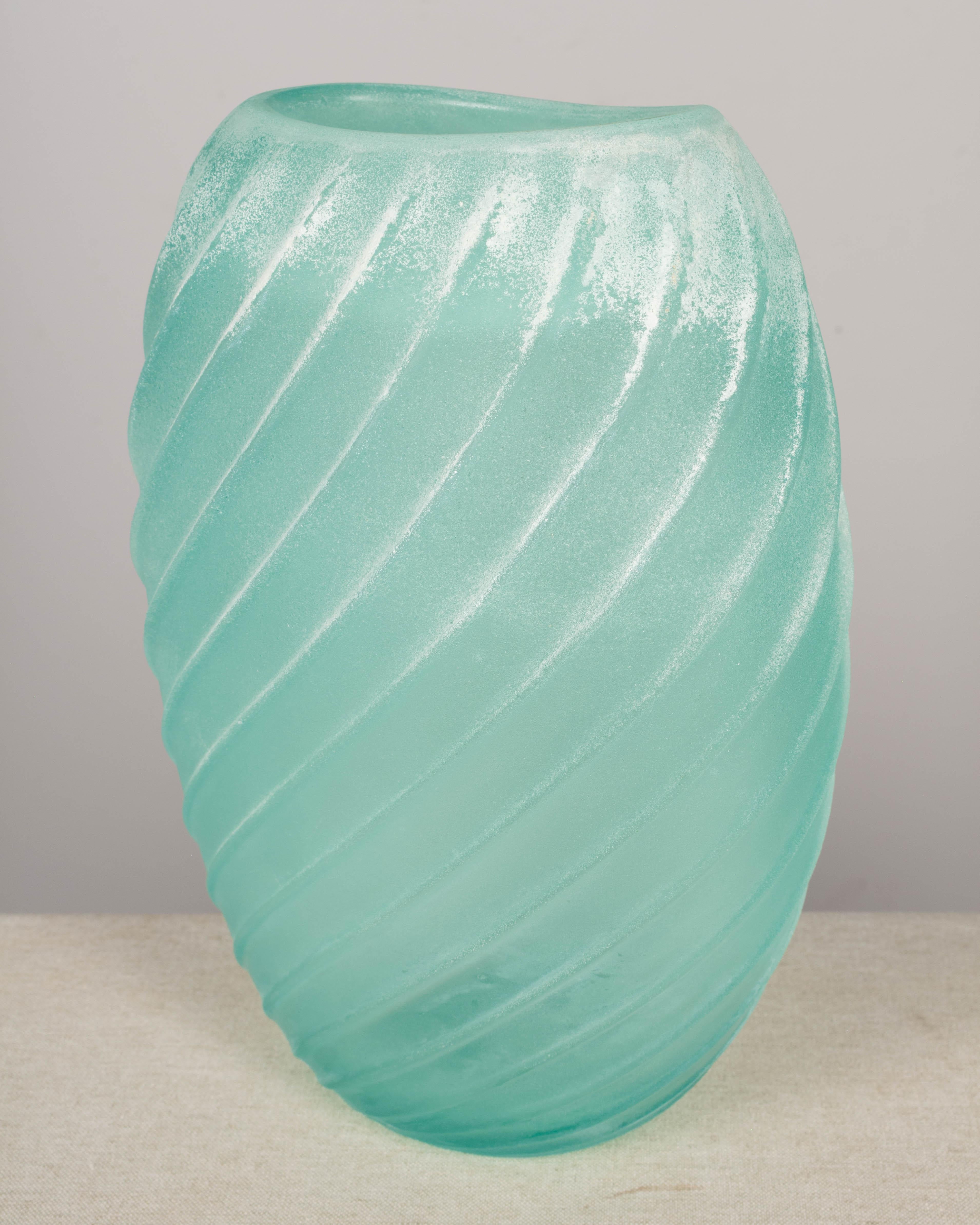 Cenedese Murano Scavo Glass Vase In Good Condition For Sale In Winter Park, FL