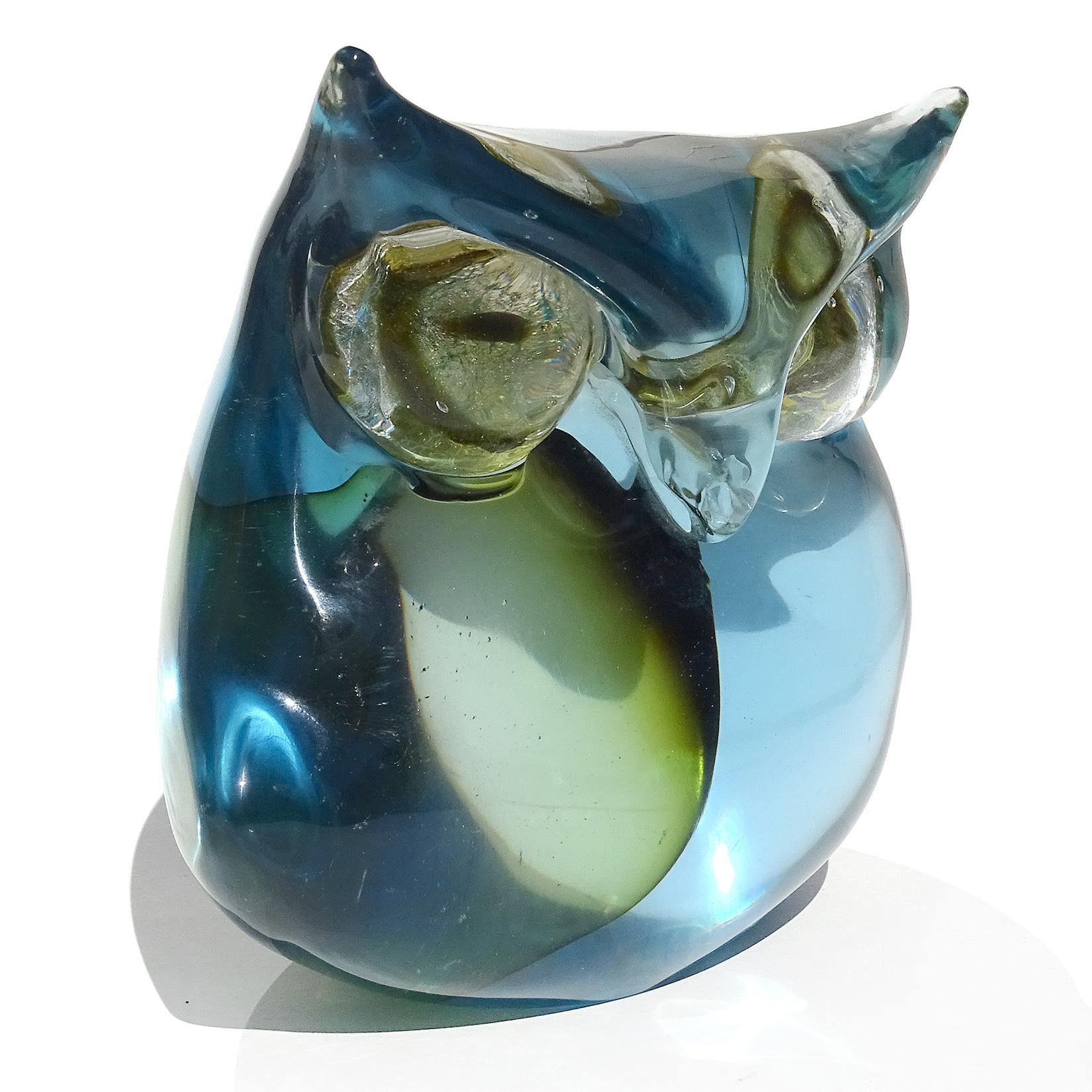 Hand-Crafted Cenedese Murano Sommerso Green Blue Silver Eyes Italian Art Glass Owl Sculpture
