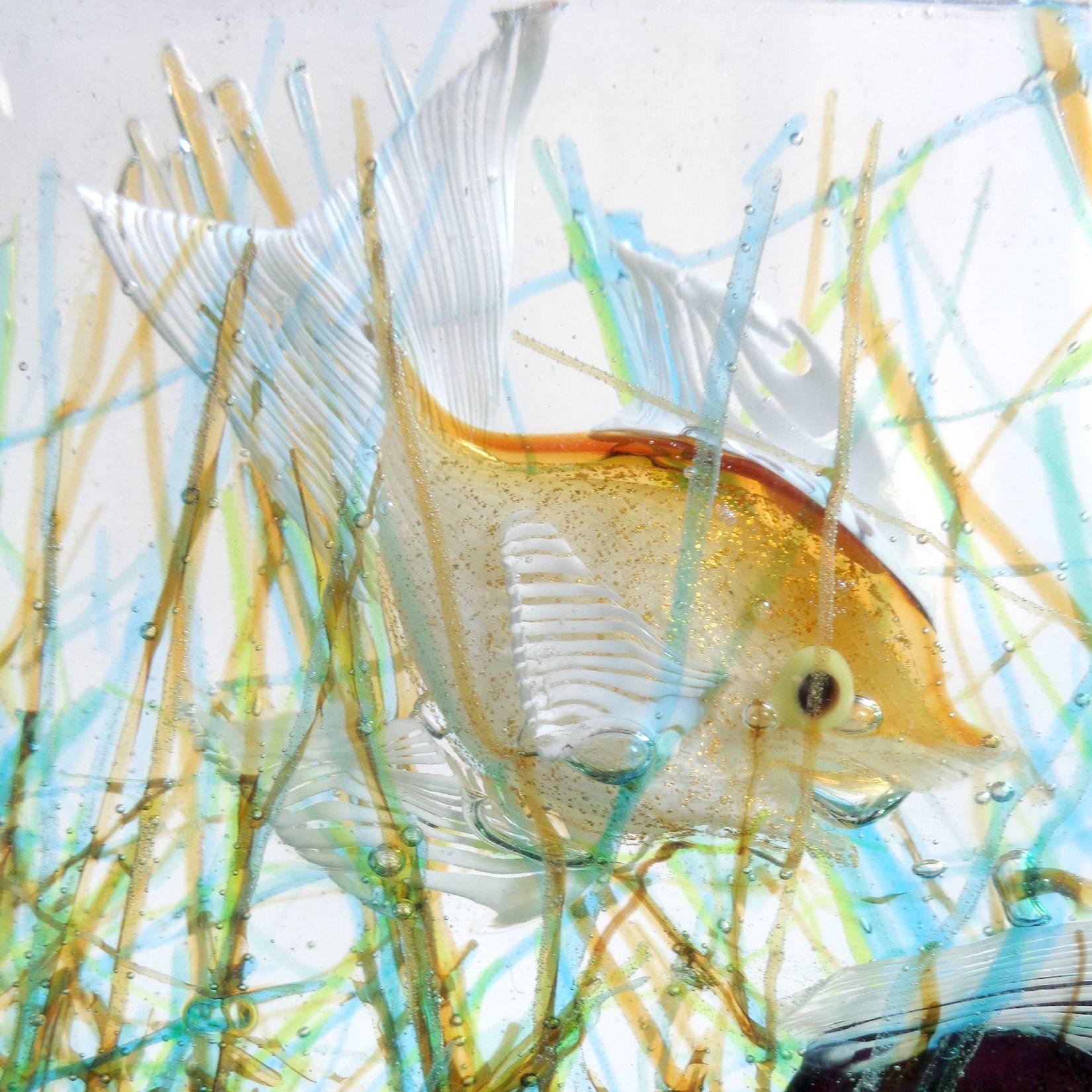 Cenedese Murano Three Fish Italian Art Glass Aquarium Block on Lighted Base In Good Condition In Kissimmee, FL