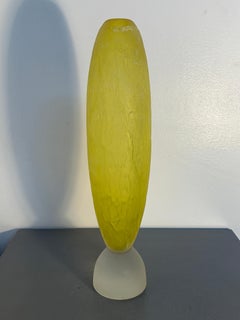Cenedese Murano-Vase aus gelbem, strukturiertem Kunstglas auf mattiertem Sockel