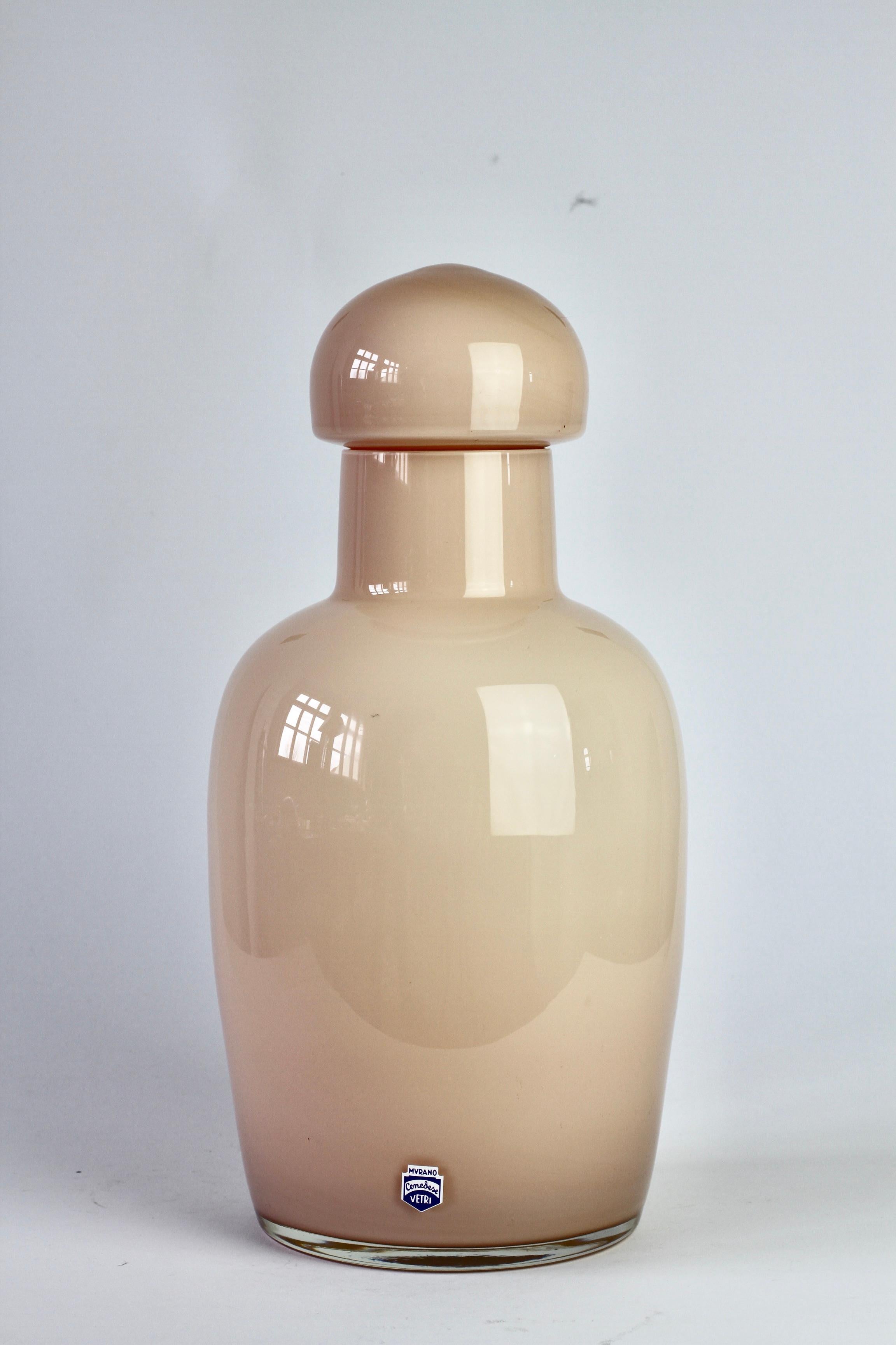 Vase oder Urne aus italienischem Murano-Kunstglas, Nude-Rosa, Vintage, Mitte des Jahrhunderts (Geblasenes Glas) im Angebot