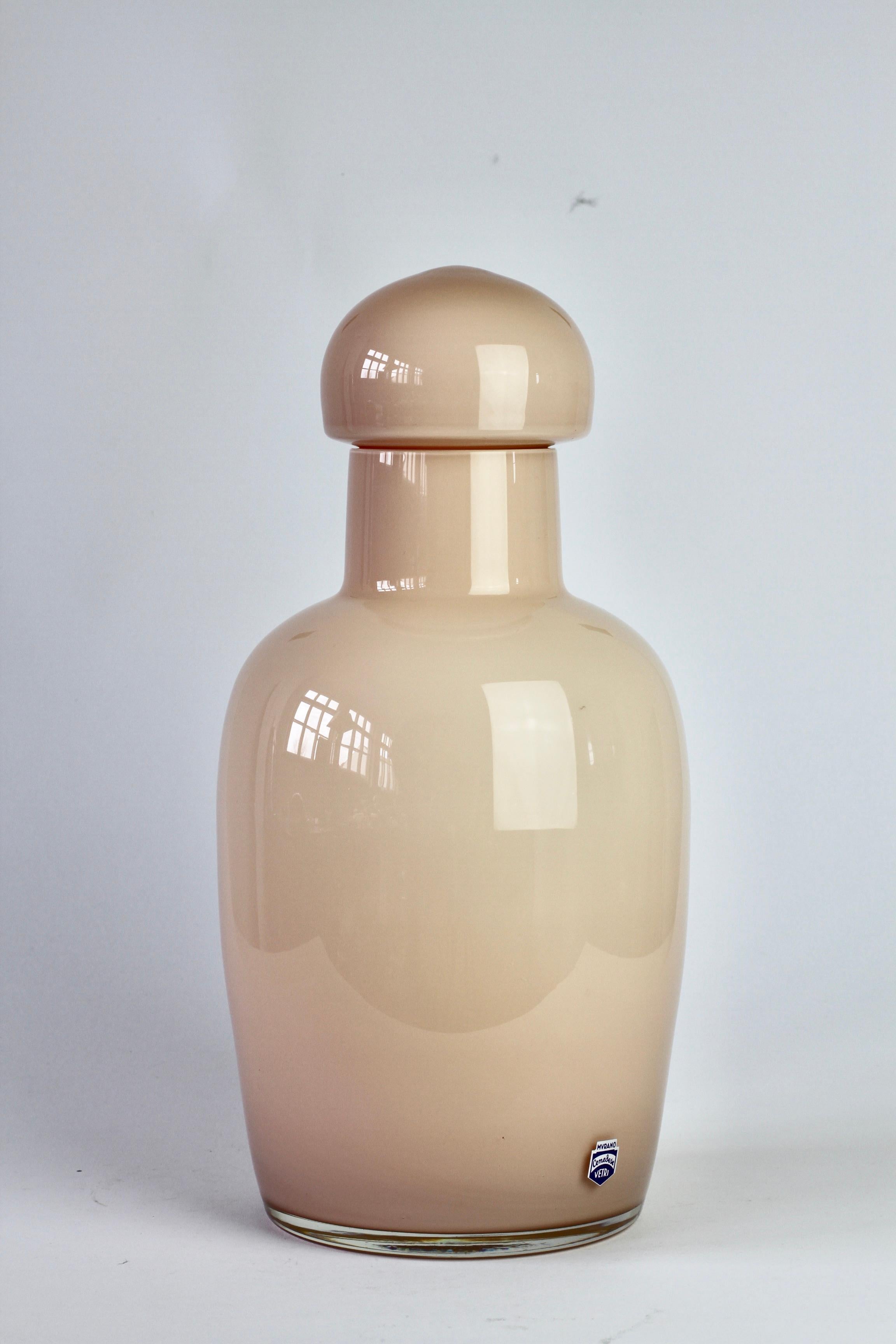 Vase oder Urne aus italienischem Murano-Kunstglas, Nude-Rosa, Vintage, Mitte des Jahrhunderts im Angebot 1