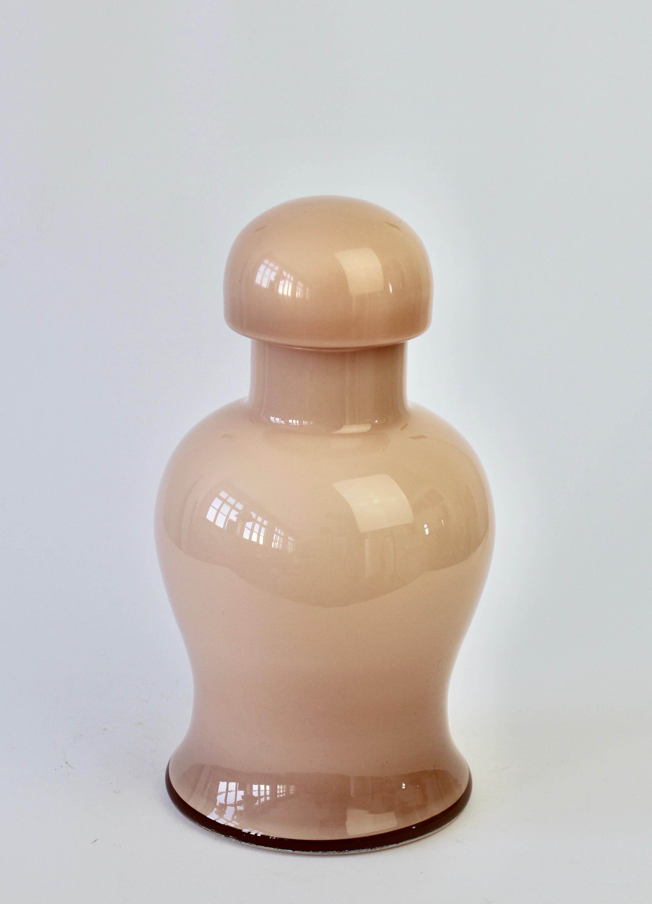 Vase oder Urne aus italienischem Murano-Kunstglas, Nude-Rosa, Vintage, Mitte des Jahrhunderts (Italienisch) im Angebot