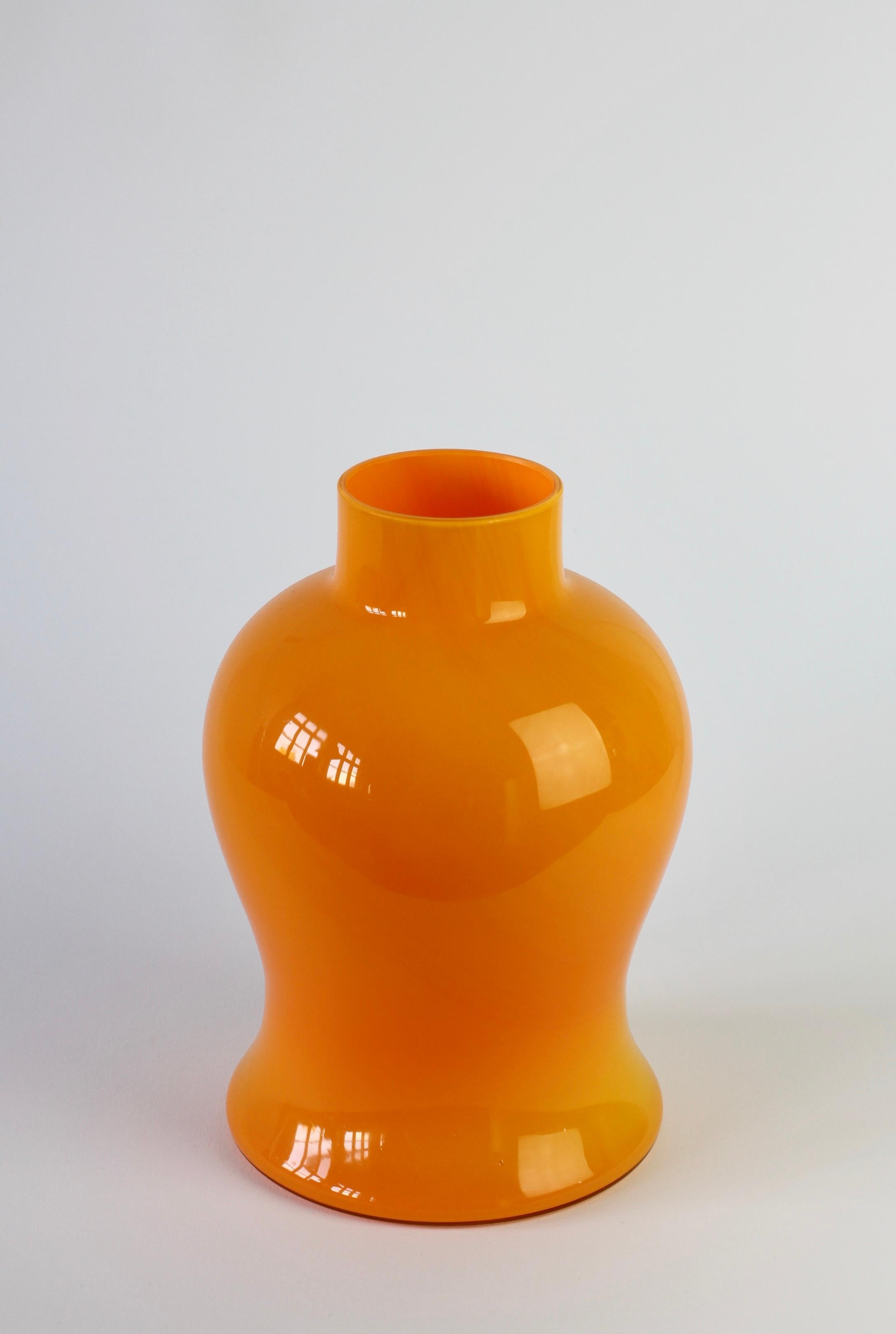 Cenedese Orange Vintage Midcentury Italian Murano Glass Vase In Excellent Condition In Landau an der Isar, Bayern