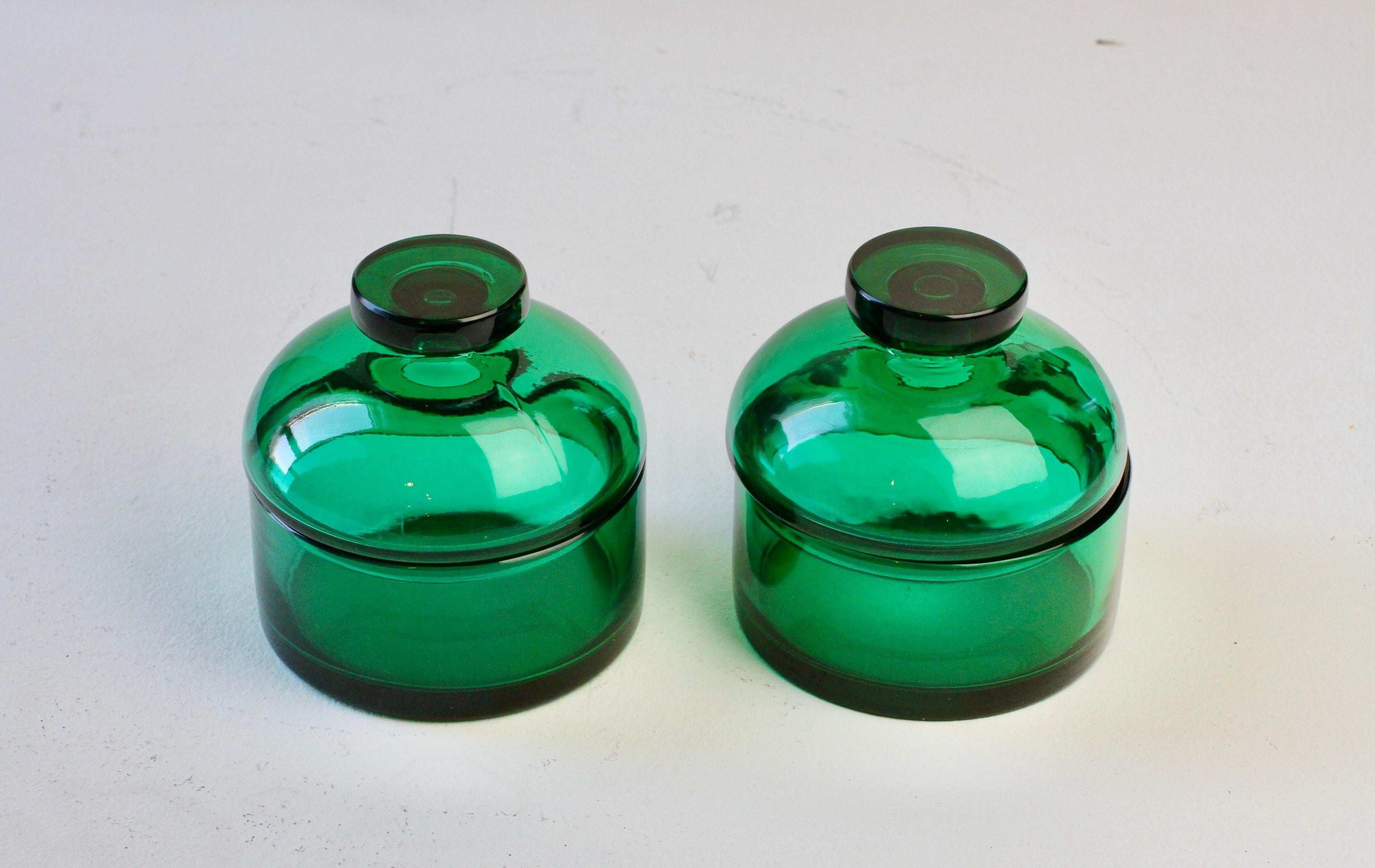 Cenedese Coppia di barattoli con coperchio in vetro di Murano verde della metà del secolo in vendita 1