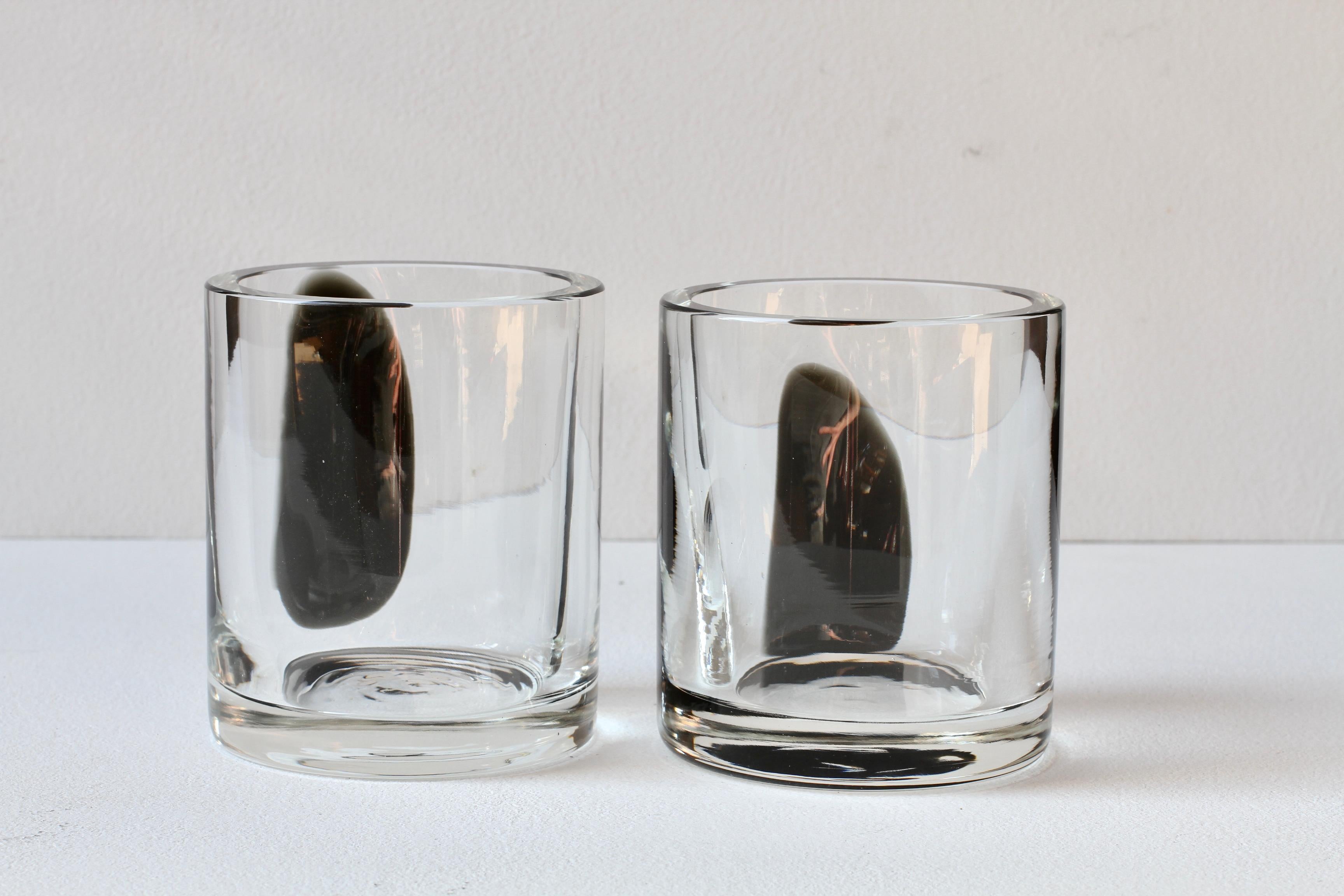Cenedese Paar runde italienische Vasen aus schwarzem und klarem Murano-Glas aus der Mitte der 1970er Jahre (20. Jahrhundert) im Angebot