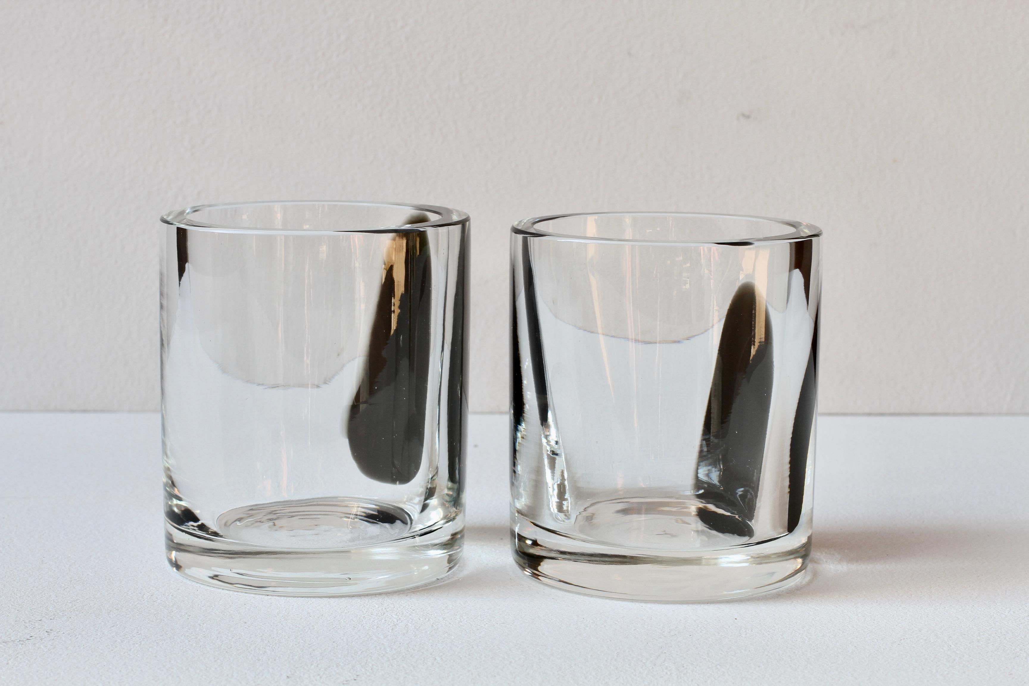 Cenedese Paar runde italienische Vasen aus schwarzem und klarem Murano-Glas aus der Mitte der 1970er Jahre (Geblasenes Glas) im Angebot