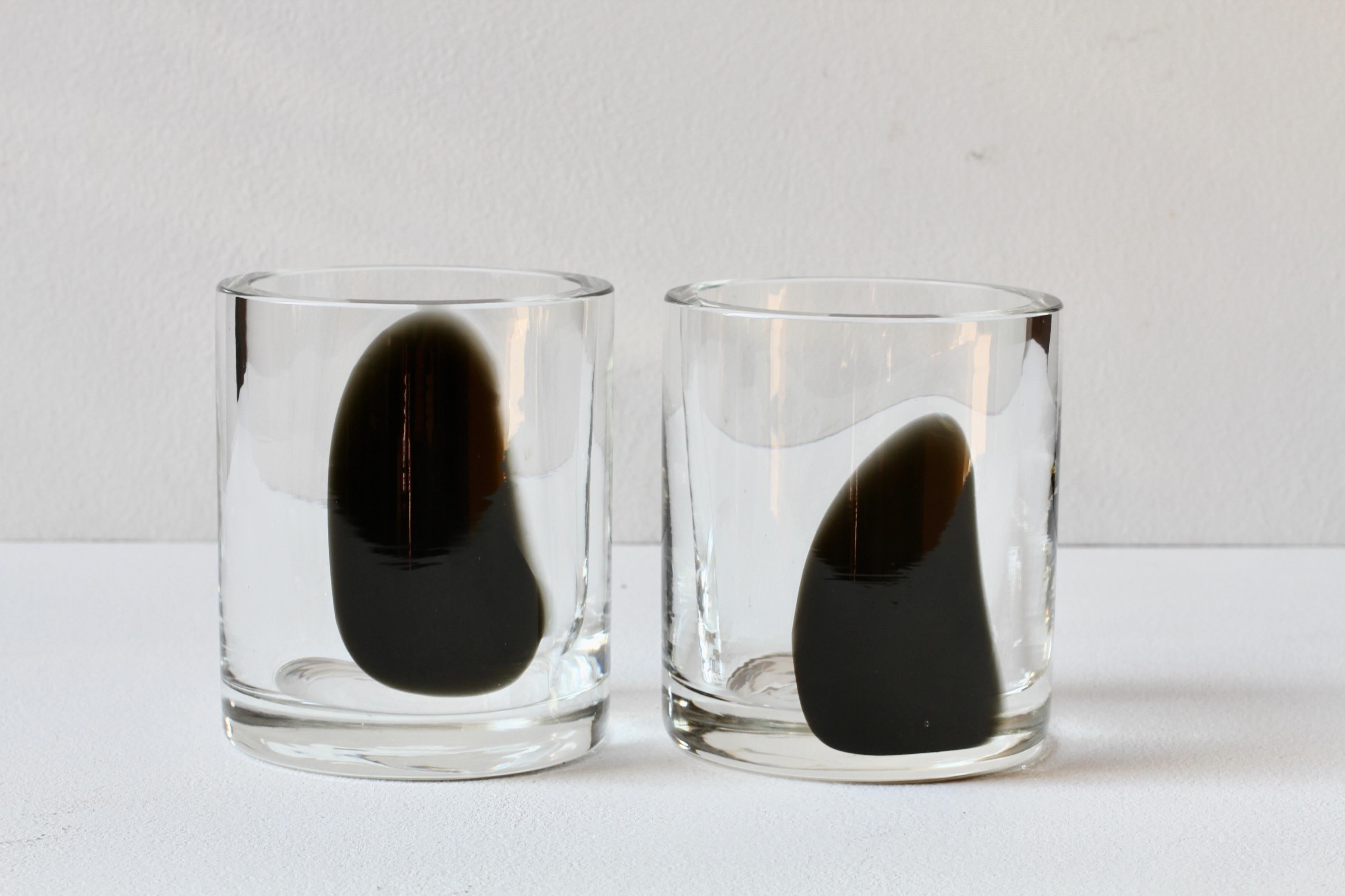 Cenedese Paar runde italienische Vasen aus schwarzem und klarem Murano-Glas aus der Mitte der 1970er Jahre im Angebot 2